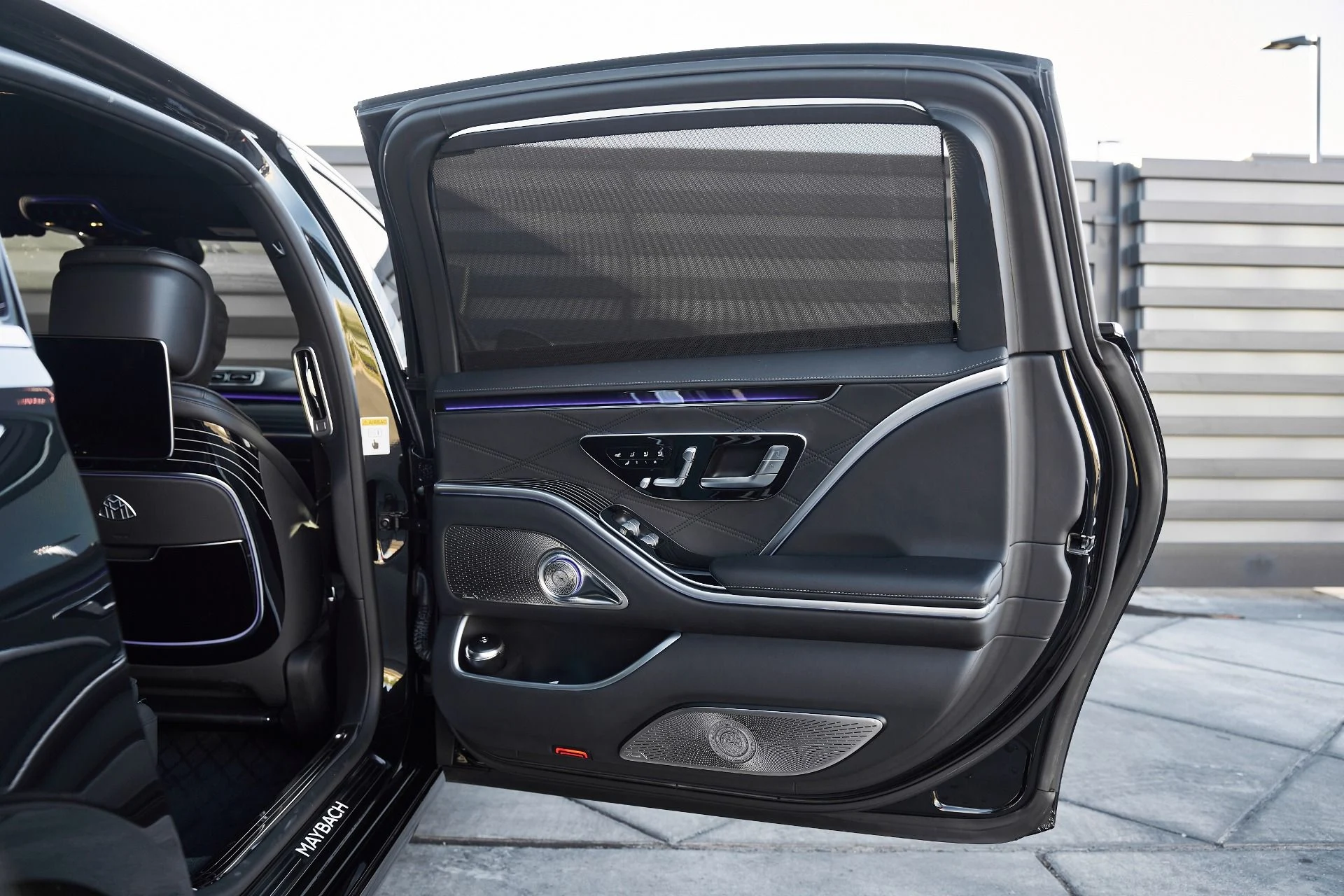 mph016_1649337169_Used_2022_Mercedes_Benz_S_Class_Maybach_S_580_1763082551_60dc3361e8