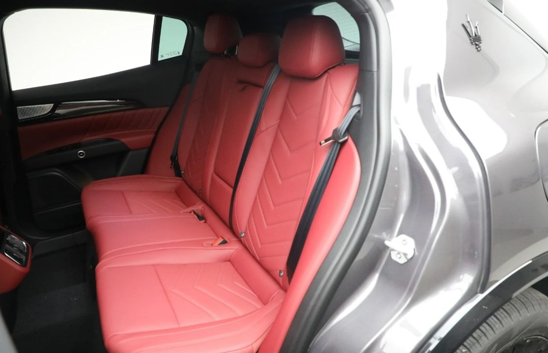 mph016_1652885580_New_2025_Maserati_Grecale_Modena_59f2bd9aa1