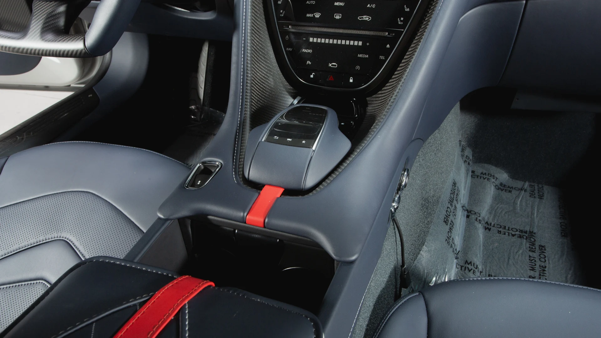 mph016_165499516_68d9bedec59049ba89b1163c17da9eeb_93195e858c