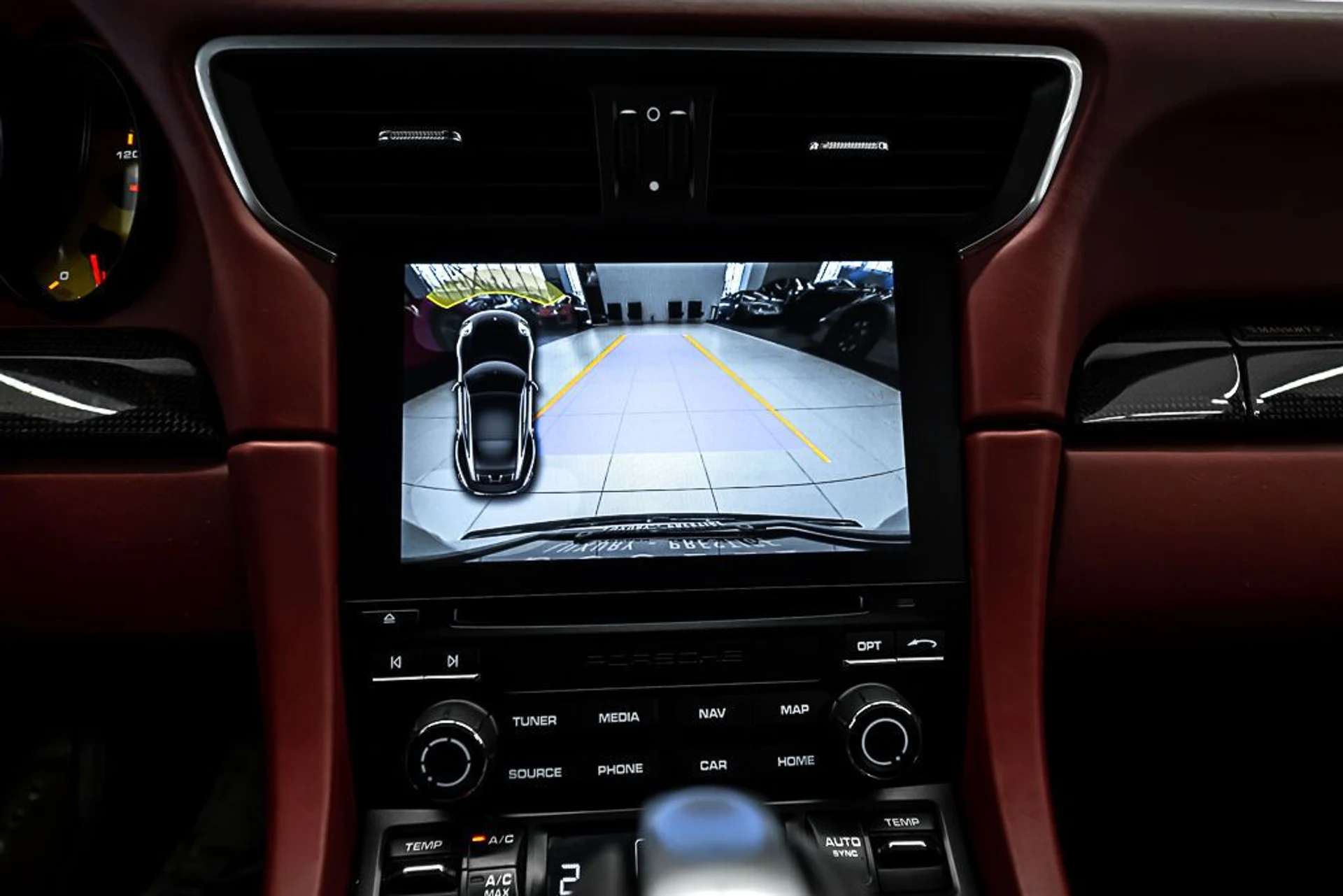 mph016_1658323505_porsche_911_2018_jpg_v_1773863537_4f259b363b