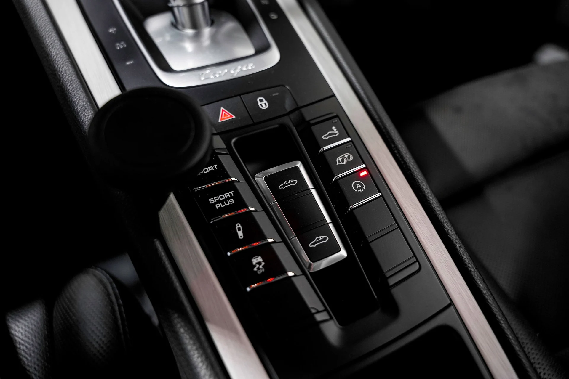 mph016_165864428_220f876746f24486a13f1a9c79bfa225x_646021571e