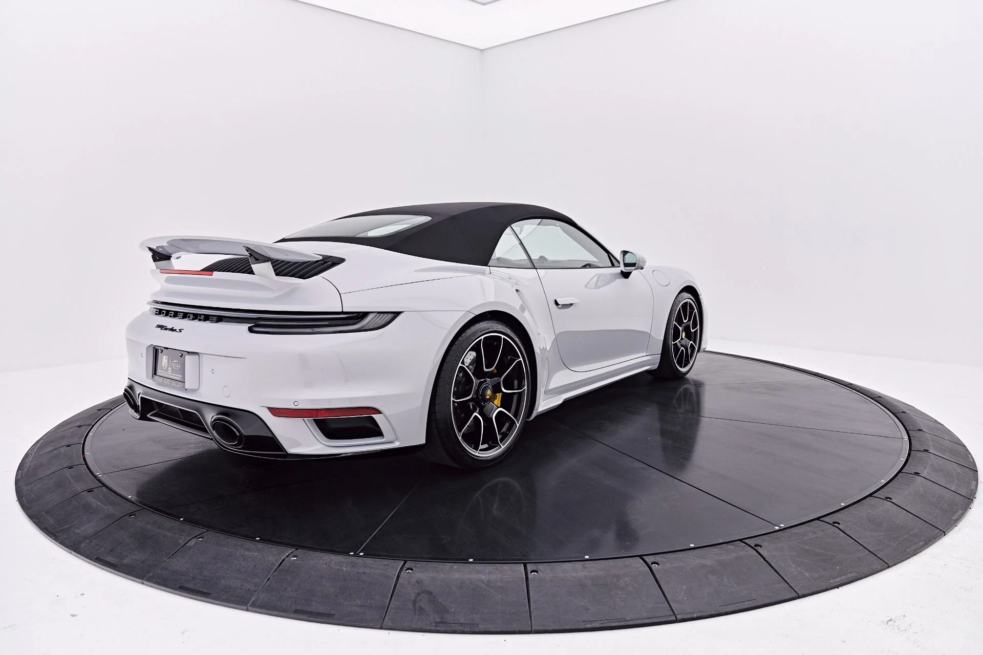 mph016_1658884395_Used_2025_Porsche_911_Turbo_S_1786497793_12fdc9842d