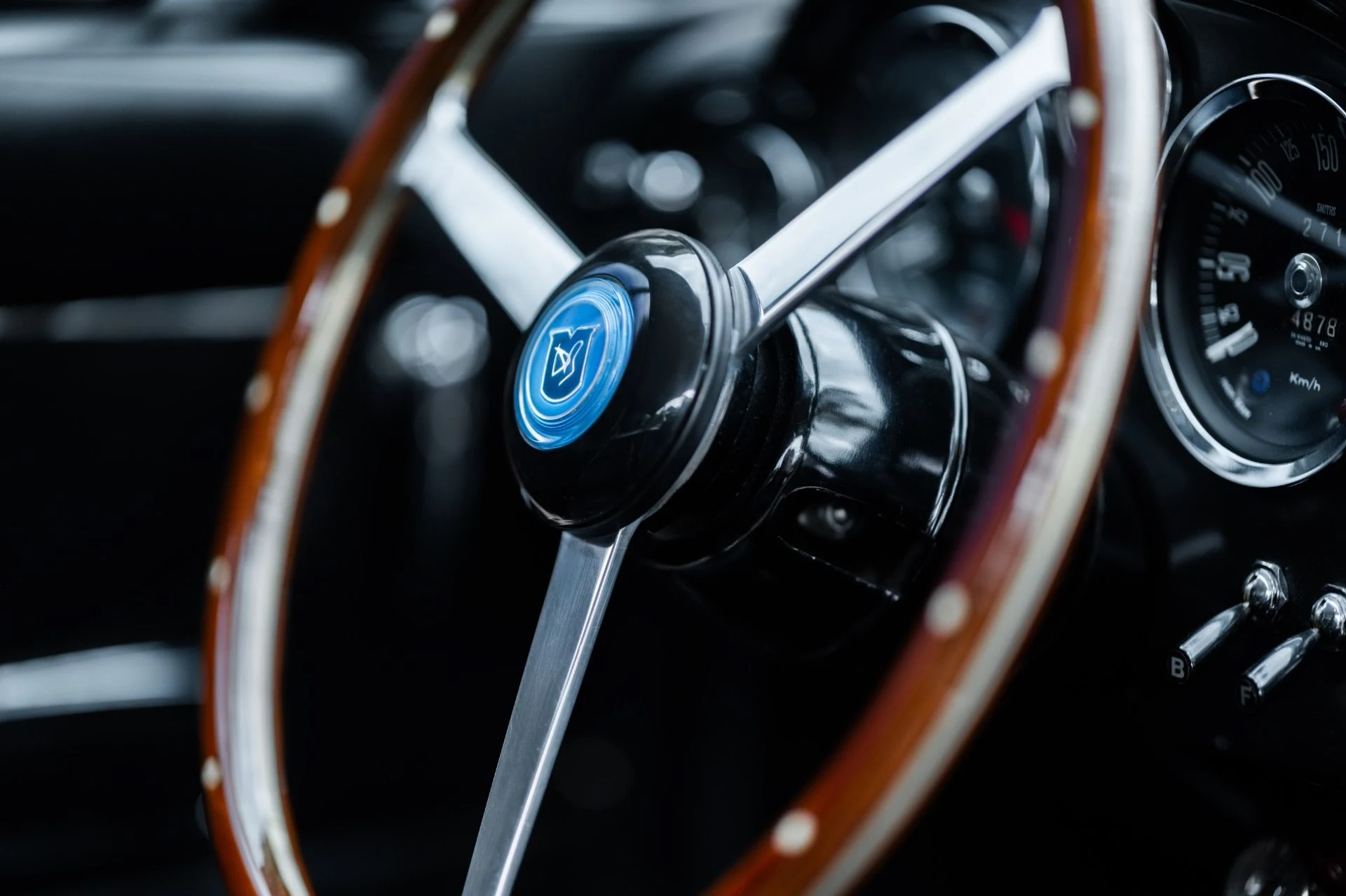 mph016_1660304726_Used_1968_Aston_Martin_DB_6_1793123624_99420f7084