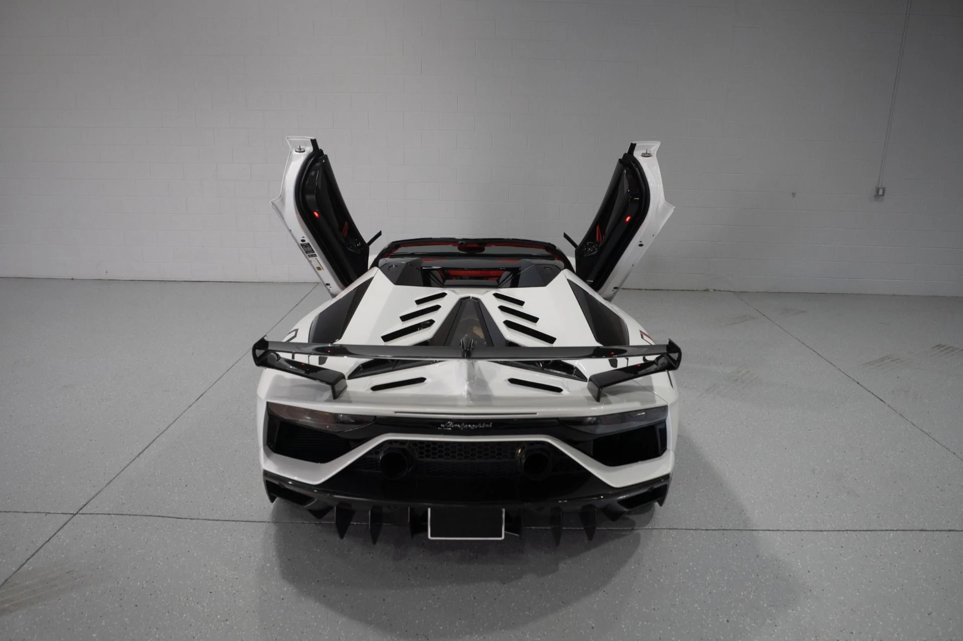 mph016_1664348916_Used_2020_Lamborghini_Aventador_LP_770_4_SVJ_1784235565_87ad484b4c