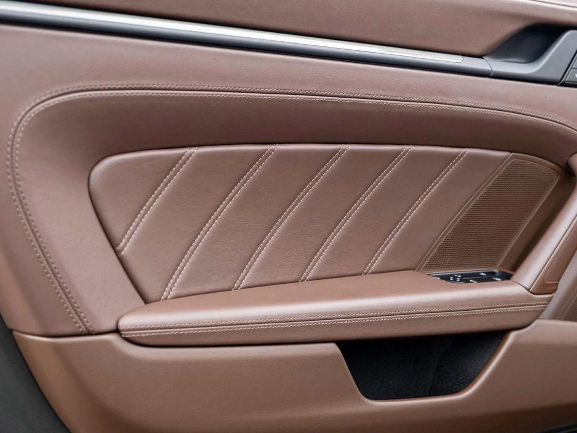 mph016_1679481625_a_QXE_1o_GW_Jg_EF_Ii_KL_Rq_Hql_R993_Q_a01083442d