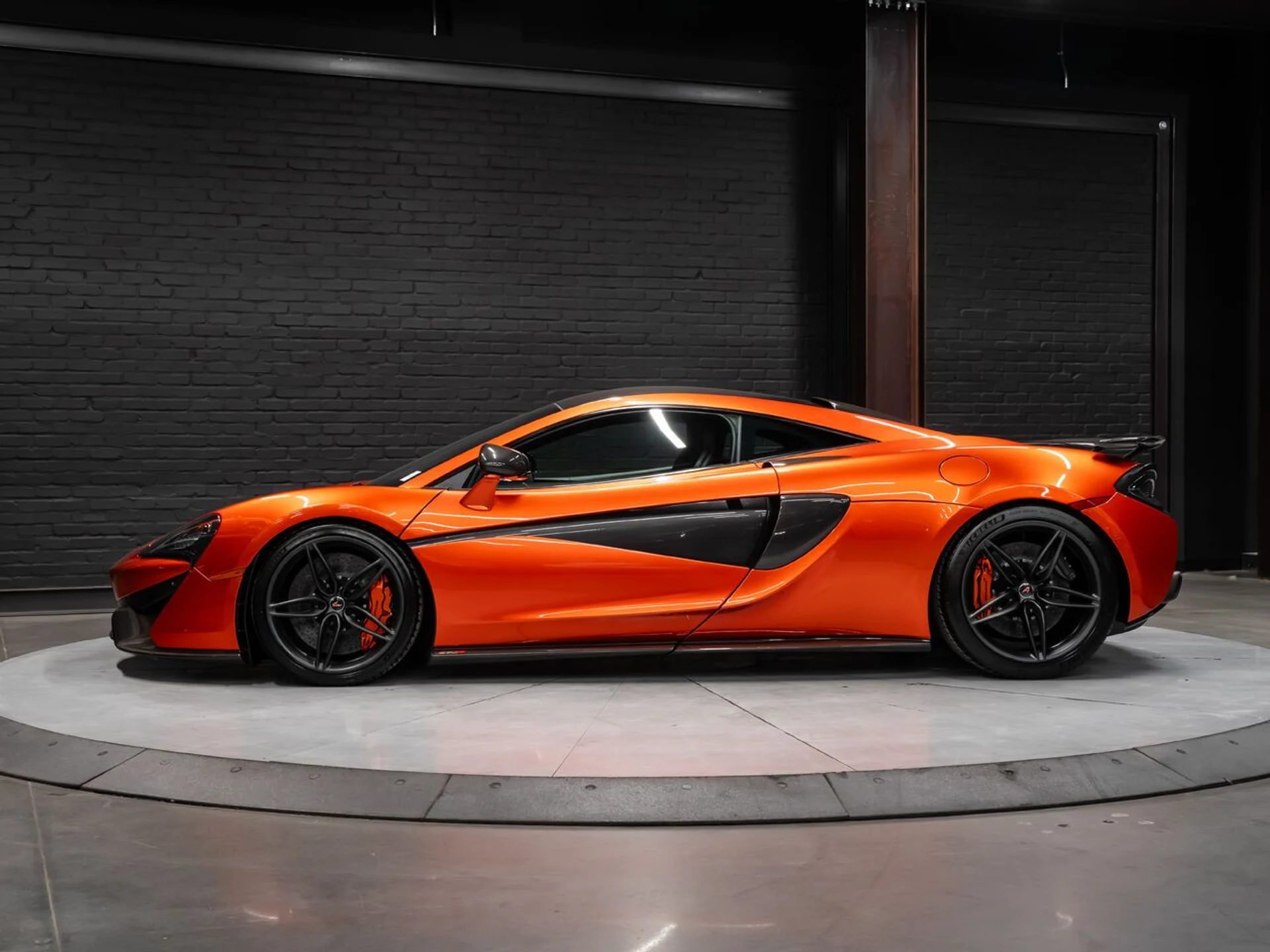 mph016_1682024922_mclaren_570s_2017_d70f9e4bef