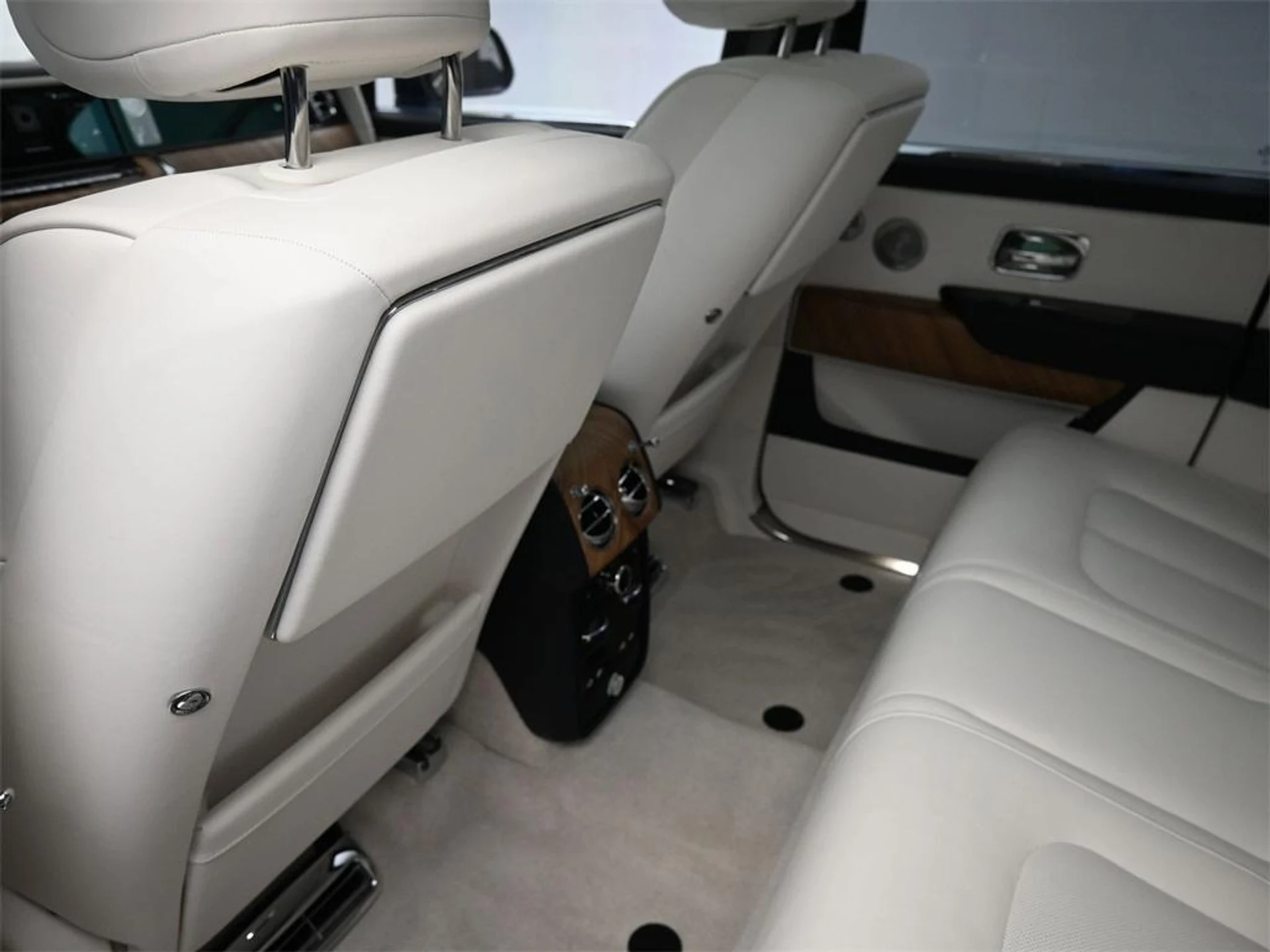 mph016_1684483881_YSZF_Tk_U_Qq_G_Obl_H7_Eu68_Id09_A_b3a9460706