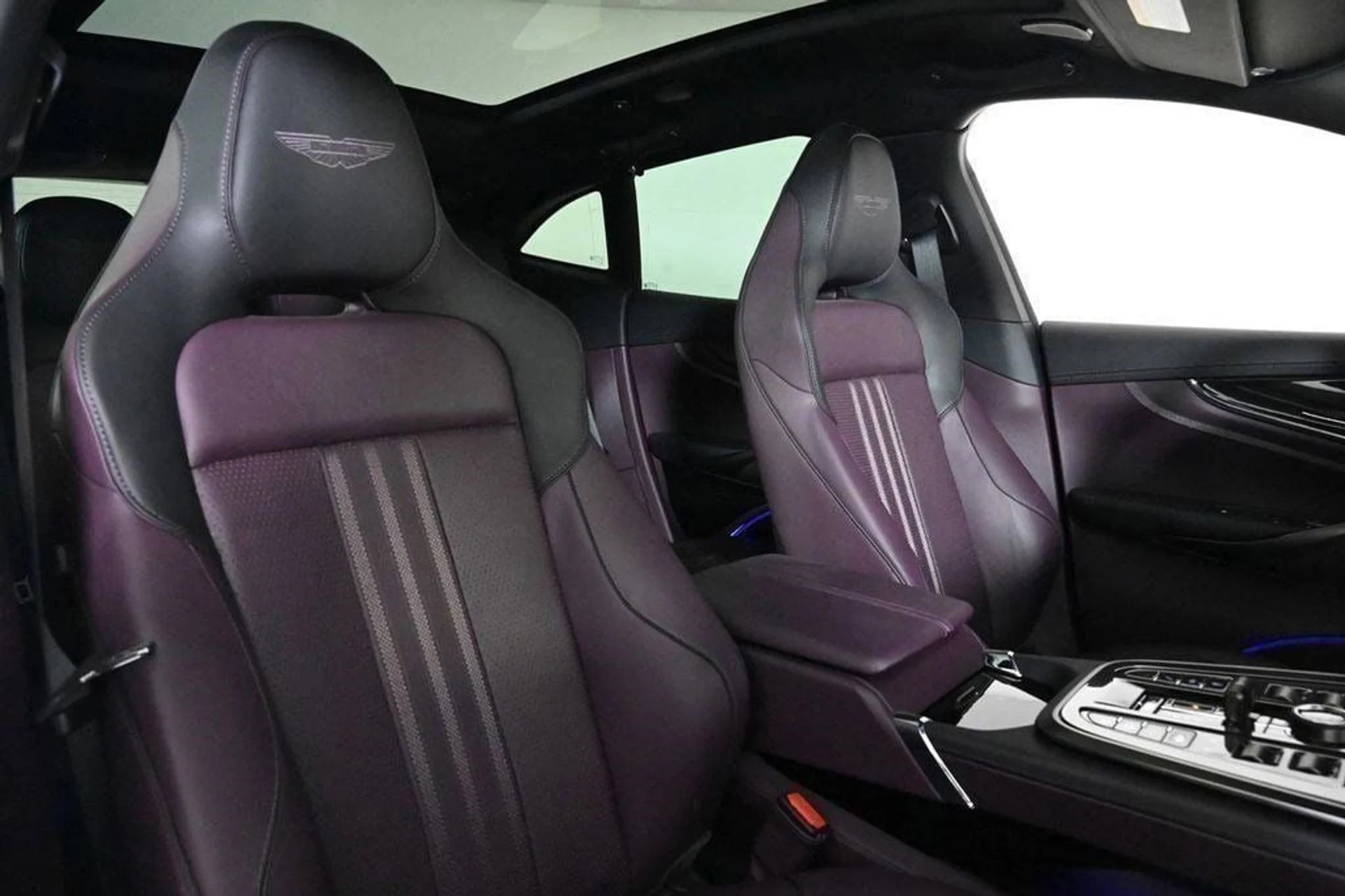 mph016_1688256938_new_2025_aston_martin_dbx_707awd_11350_22854661_16_1024_2eafeb99fa