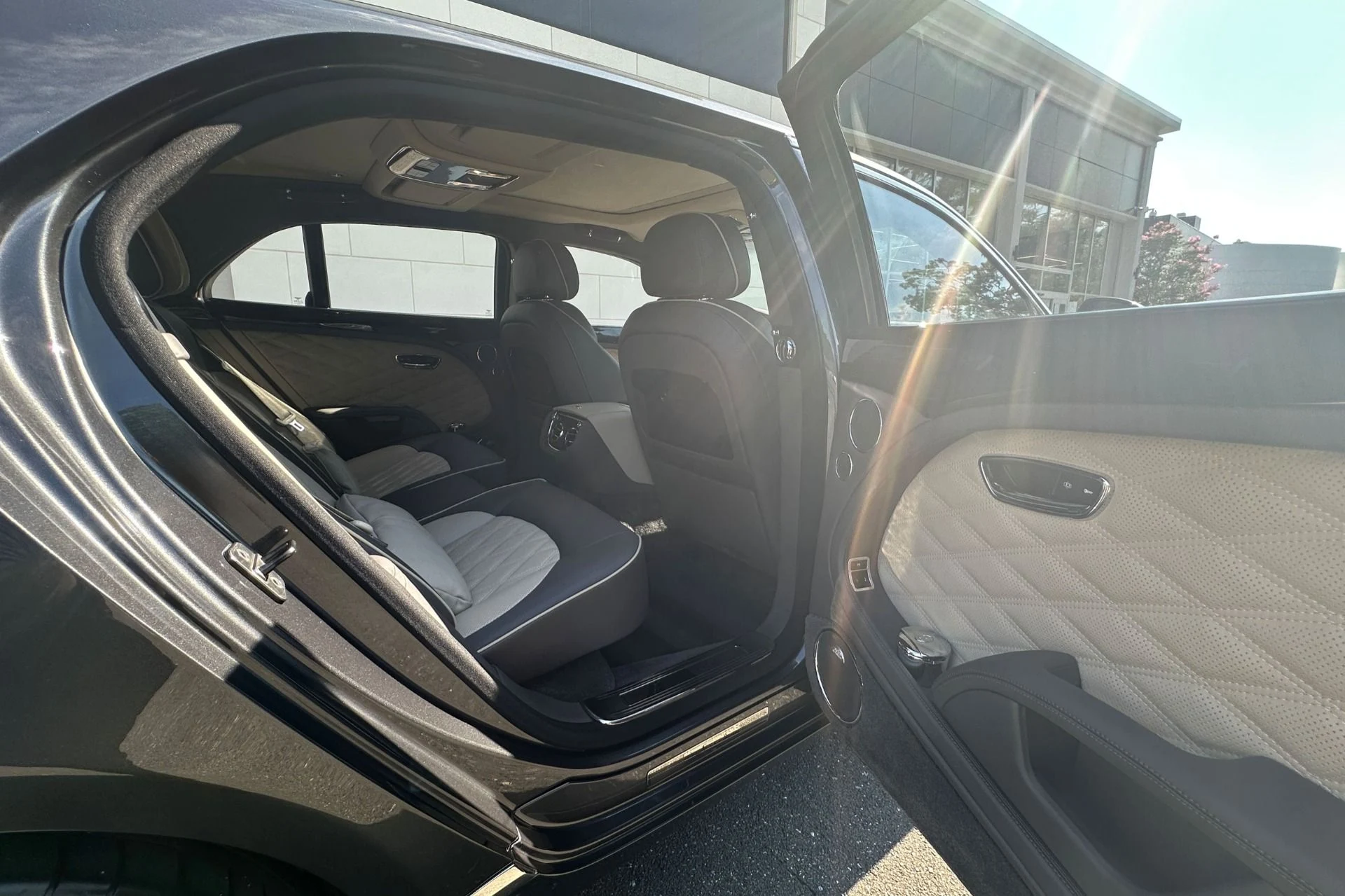 mph016_1699902869_Used_2017_Bentley_Mulsanne_Speed_1786112386_009499e429