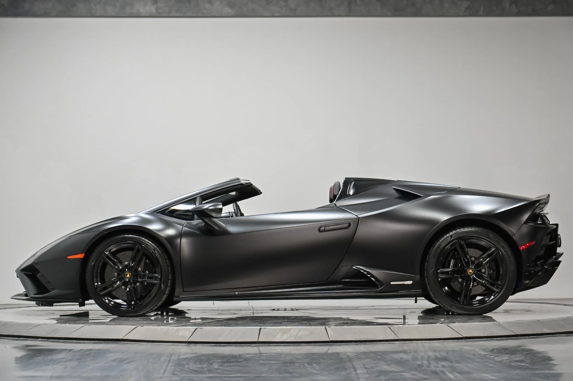mph016_1703873584_Used_2021_Lamborghini_Huracan_EVO_Base_1754943385_198ffea74f
