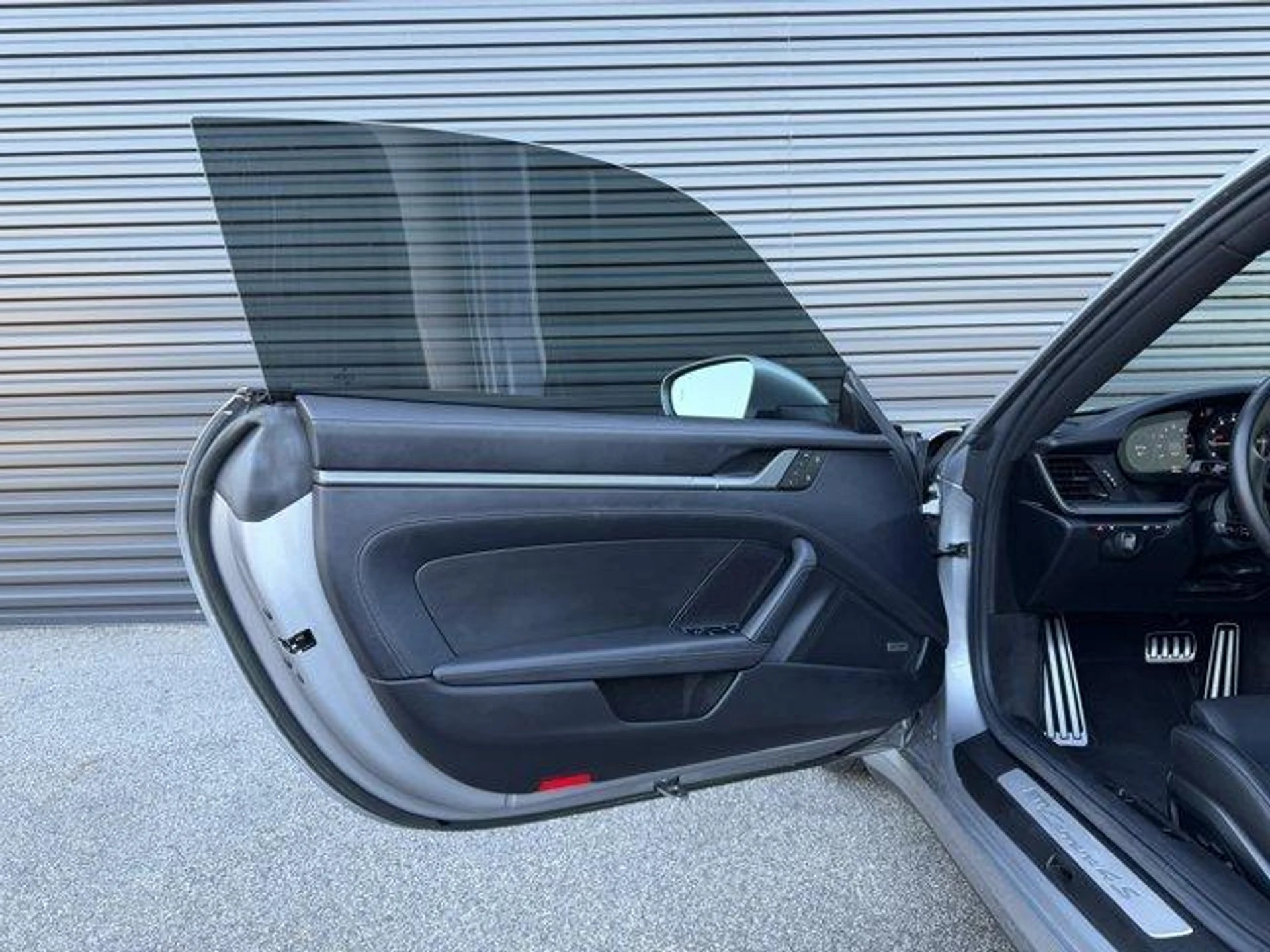 mph016_1705848375_YT_Otqu2ph_Vq_Pysugb_txy8d_N1_YI_a6444ee139