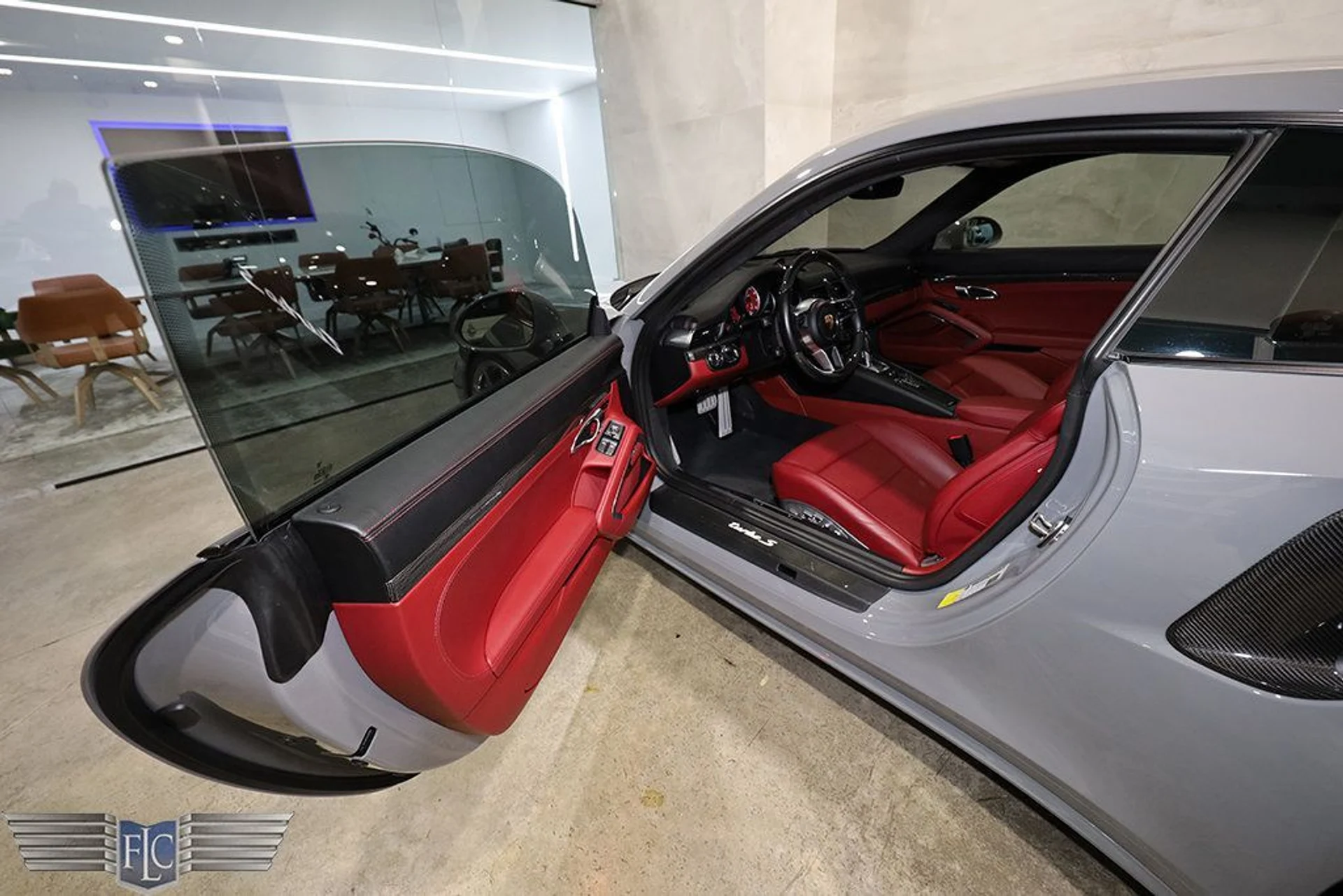 mph016_1714773928_used_2018_porsche_911_turboscoupe_9689_22116353_17_1024_fc5b302778