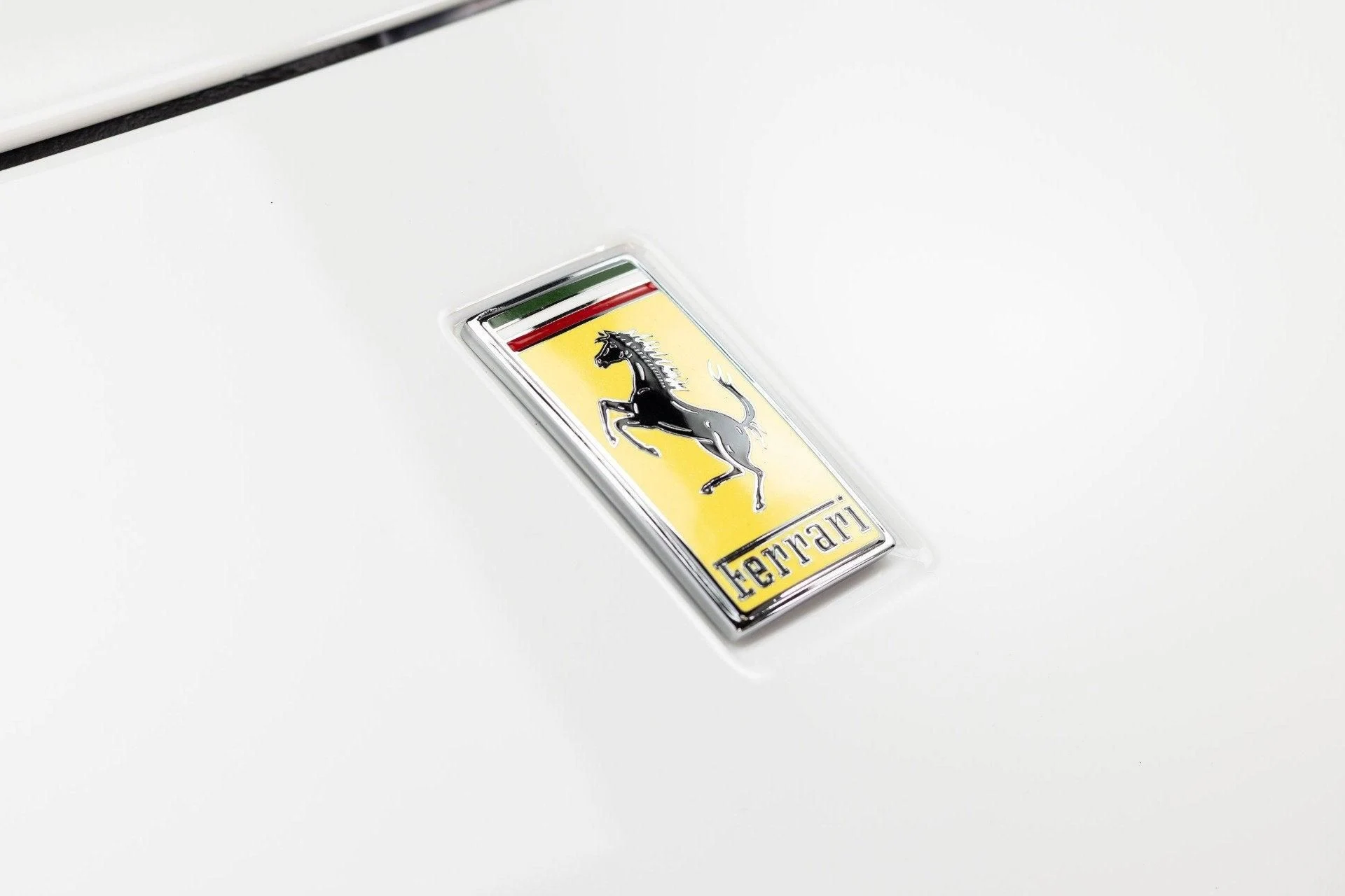 mph016_1715443064_Used_2024_Ferrari_Roma_1777368605_18d1fcc991