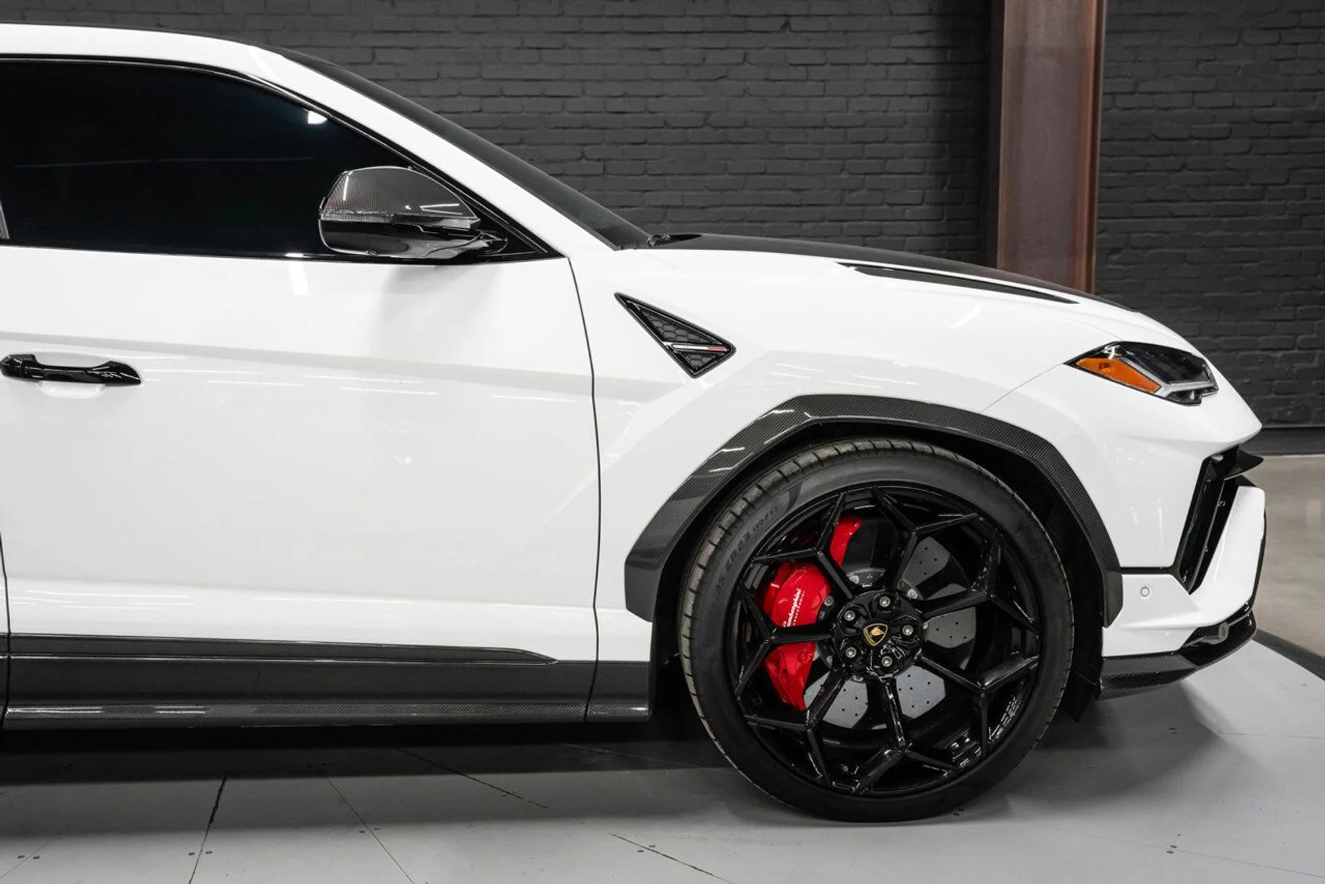 mph016_1726474508_lamborghini_urus_2023_c4193cbdee