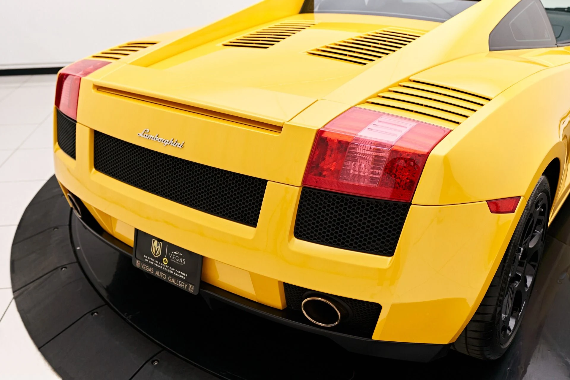 mph016_1728858659_Used_2005_Lamborghini_Gallardo_1703127301_878f570274