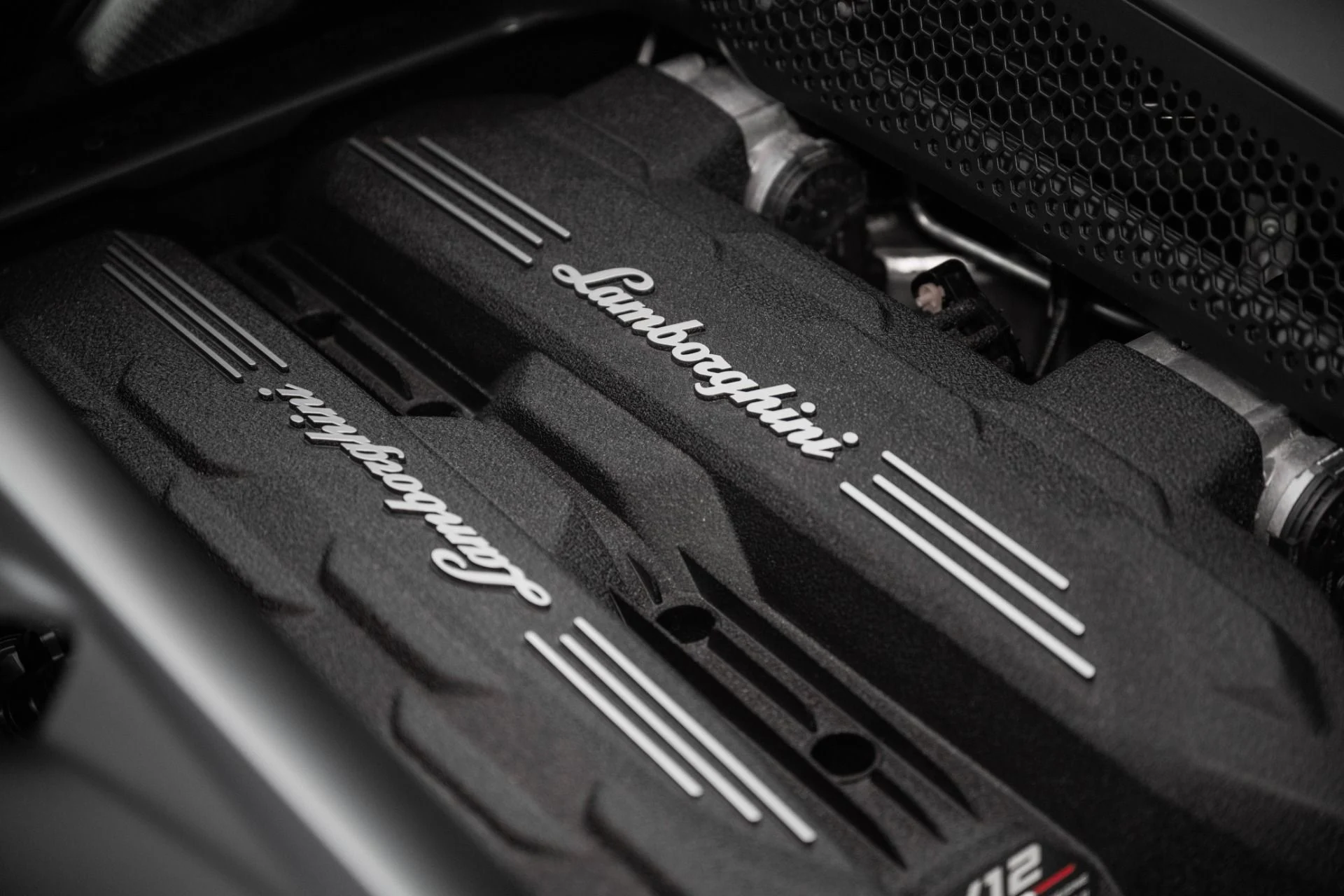 mph016_1730335864_Used_2024_Lamborghini_Revuelto_1760974364_9f6025f9d6