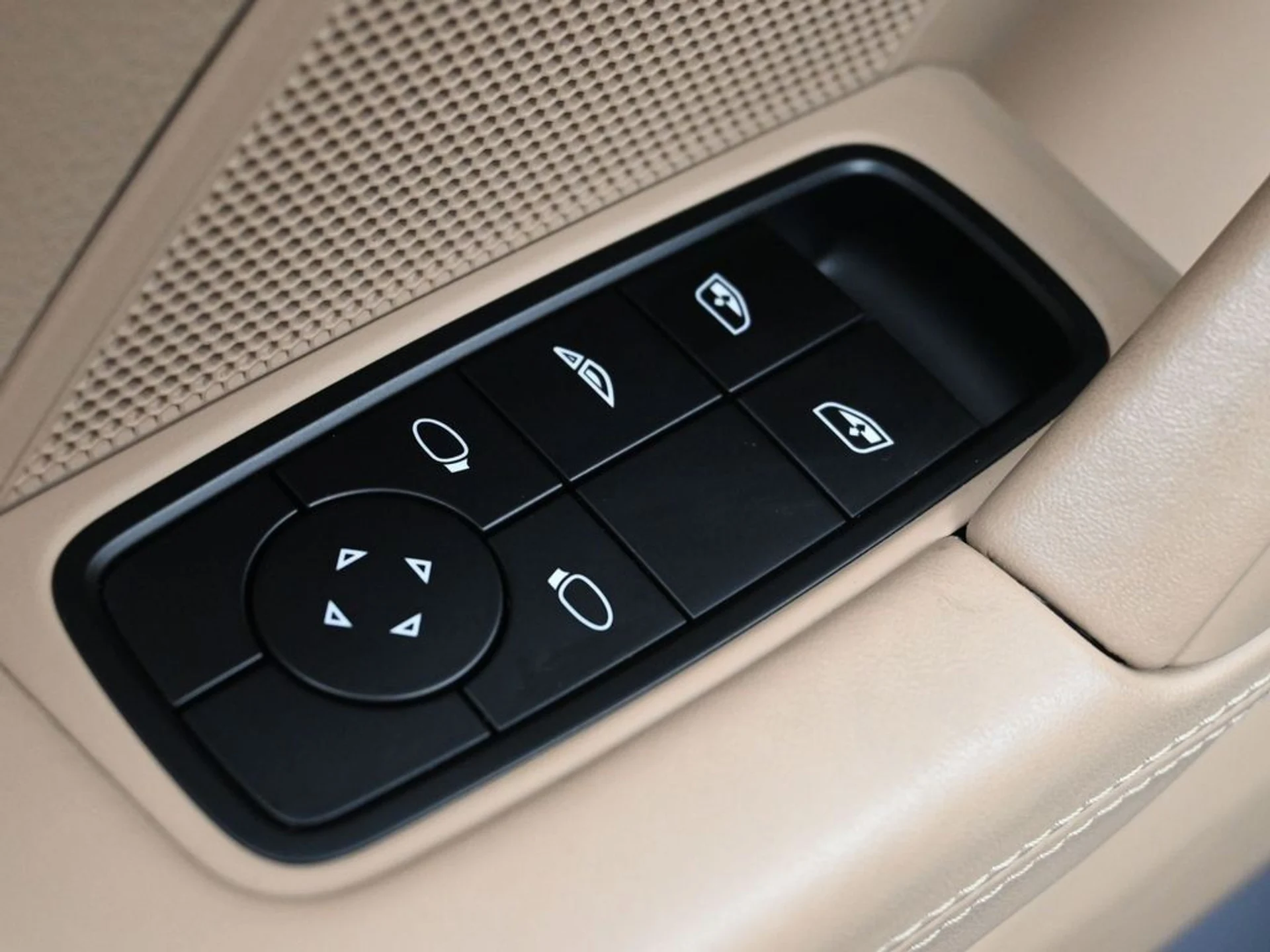 mph016_1734094247_dcb8b1f514d3754c4b5d0043af528737x_47e2639ee8