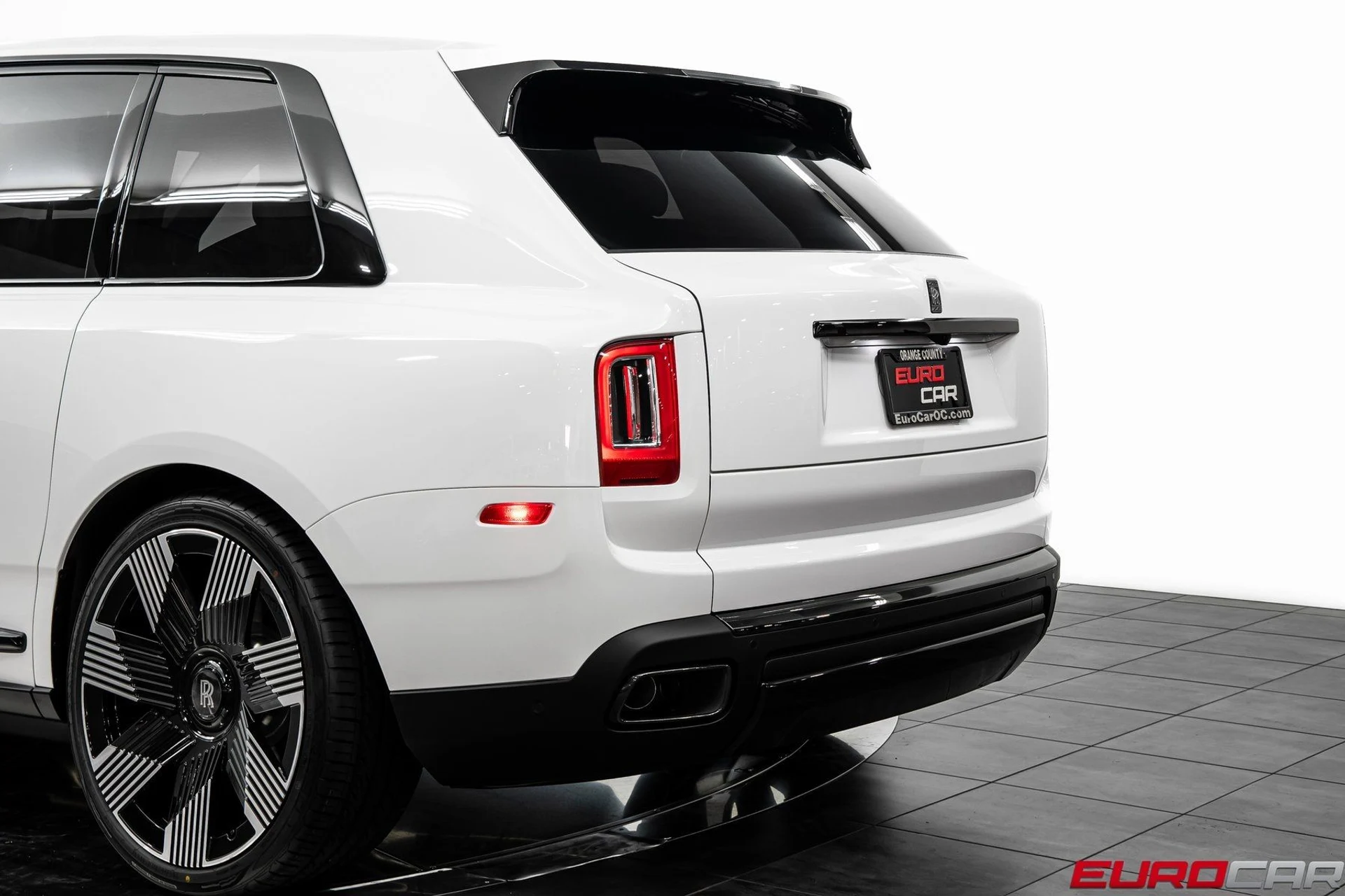 mph016_174208082_image_17_588c729896