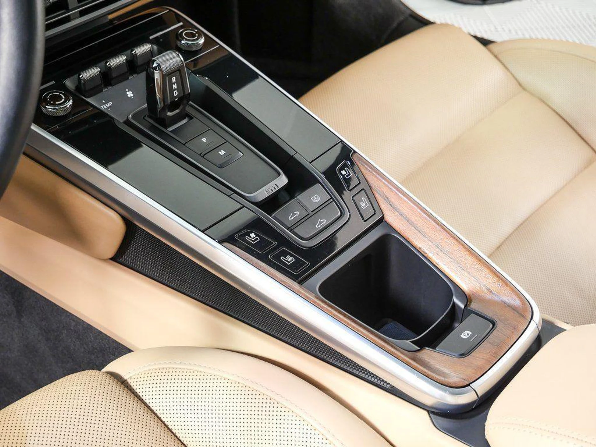 mph016_1743215119_CX_3bpxwtf1w_Vo_Tx_Ey575_BE_Rgj6_E_924b819563