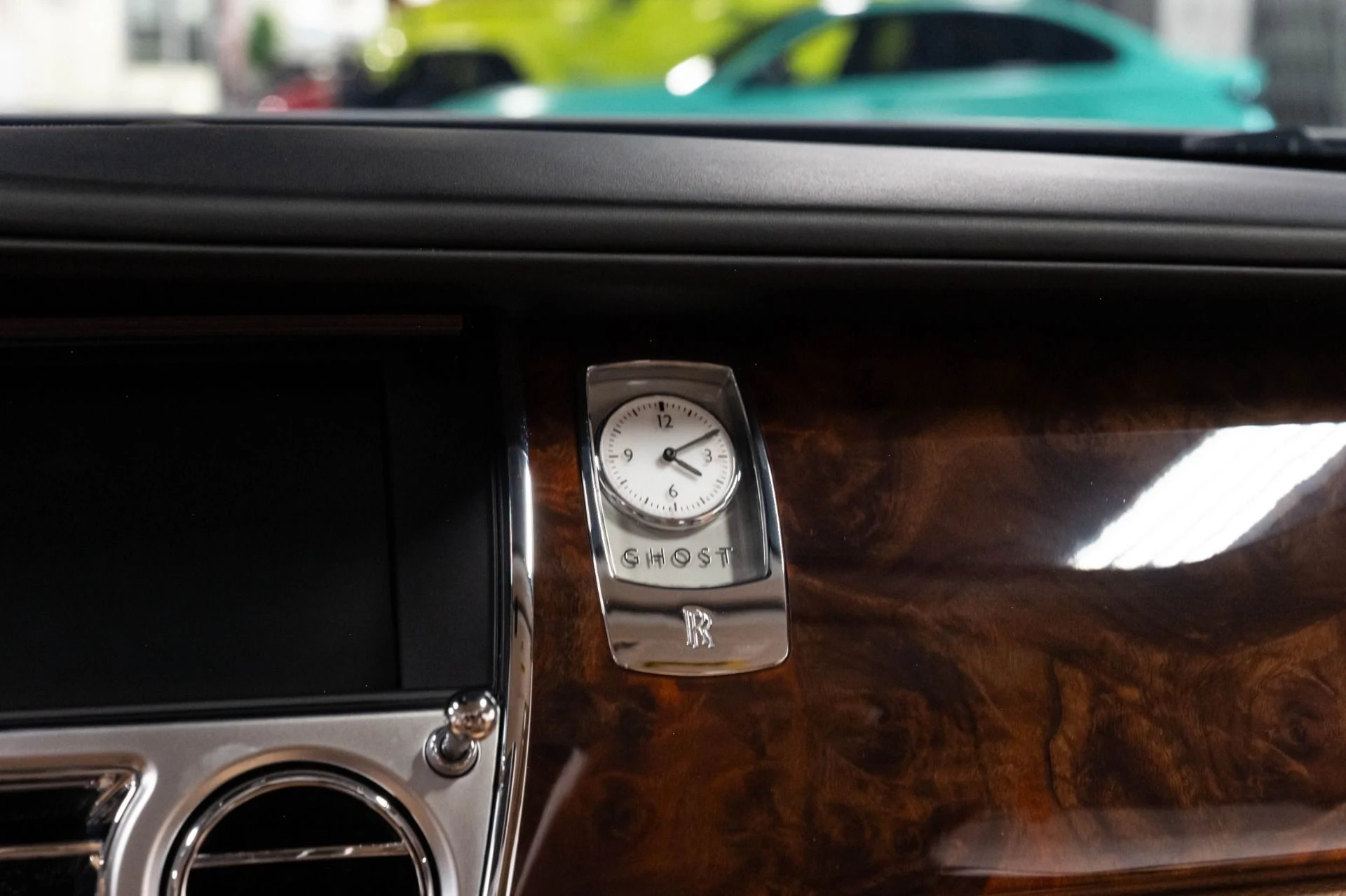 mph016_1758918477_Used_2011_Rolls_Royce_Ghost_1785190431_f32bedbbe9