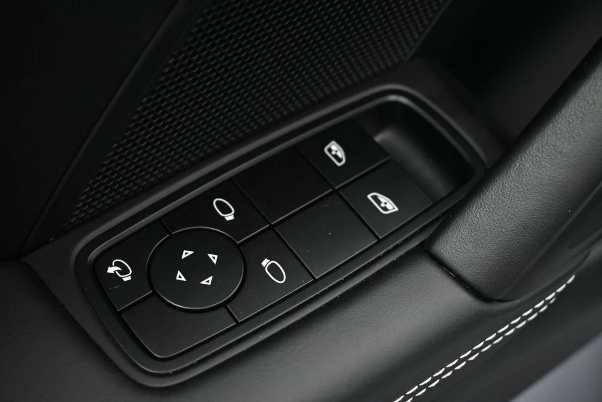 mph016_1759222708_f997ddb120075f0e7ea6c06b1f46eb53x_3b48de48b9