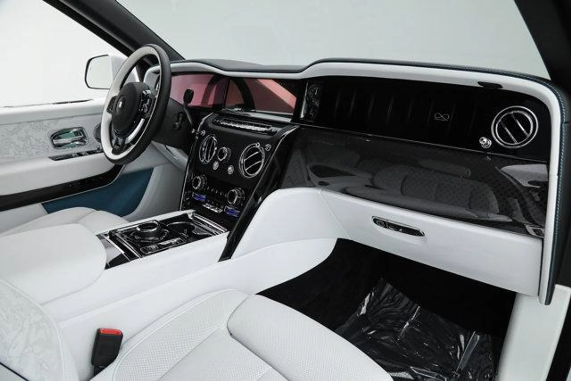 mph016_1759744599_yl2_N_Aj_Ti_W4oc_M9_O_Dwo0_F6dskn_Ac_a11abb68e5