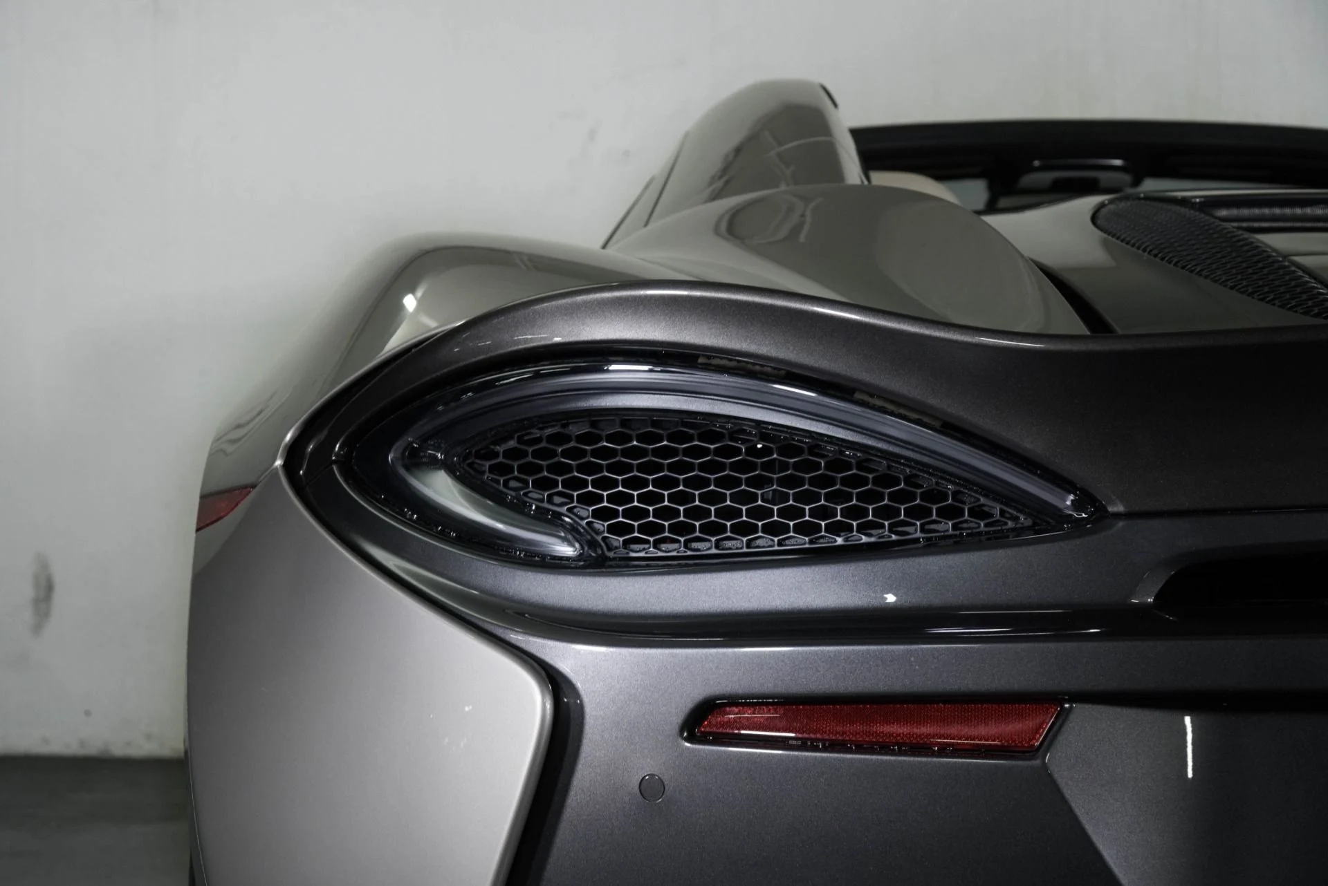 mph016_1760178871_Used_2018_Mc_Laren_570_S_1765558342_3833efeddc