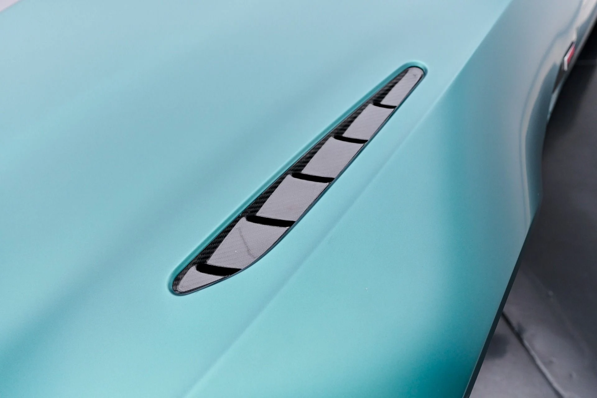 mph016_176178690_Used_2022_Aston_Martin_Vantage_F1_Edition_1756259692_af36d96895