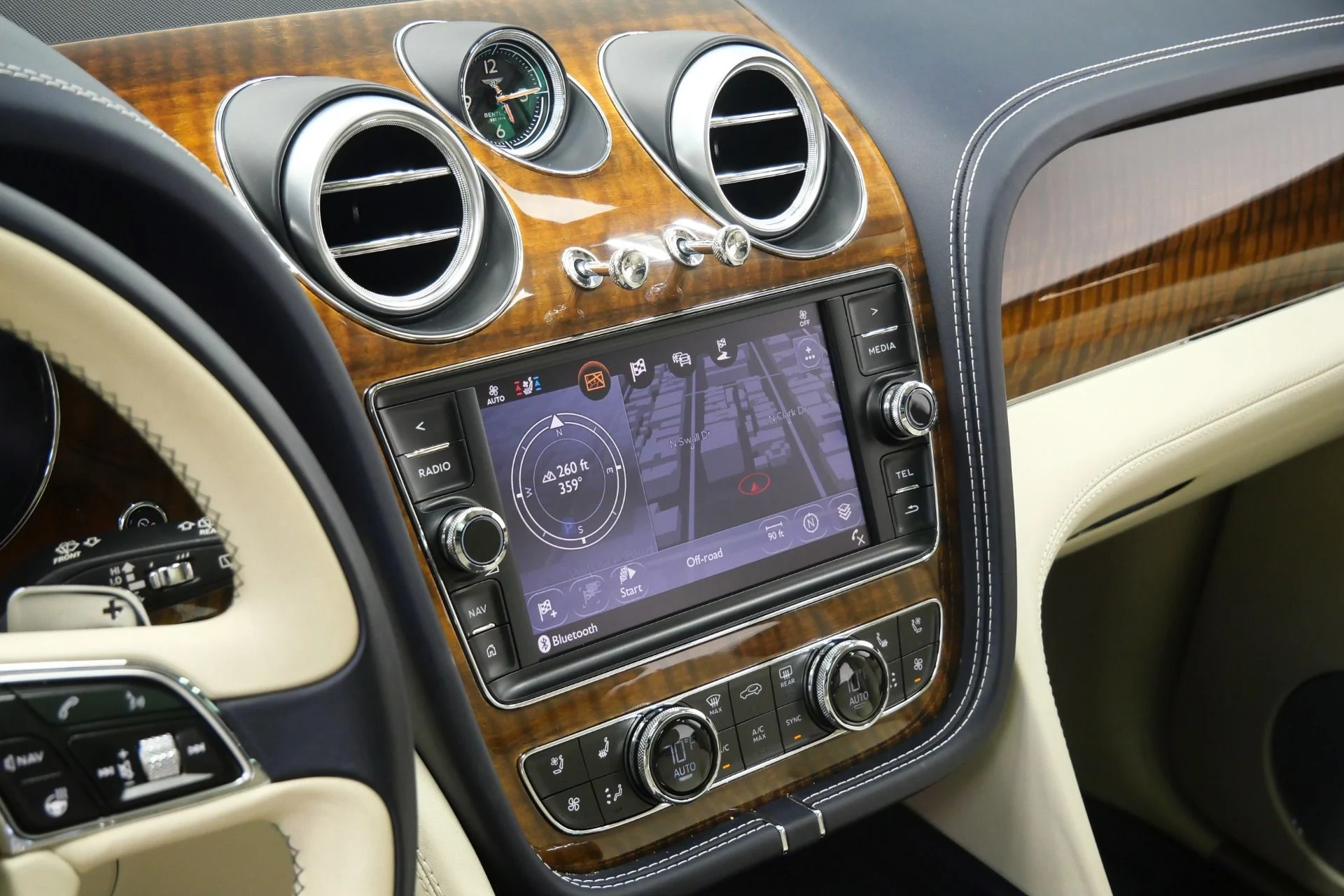 mph016_1770417652_Used_2018_Bentley_Bentayga_Onyx_Edition_W12_Touring_Specification_Front_Seat_Comfort_Specification_1772647427_e41e8a3470