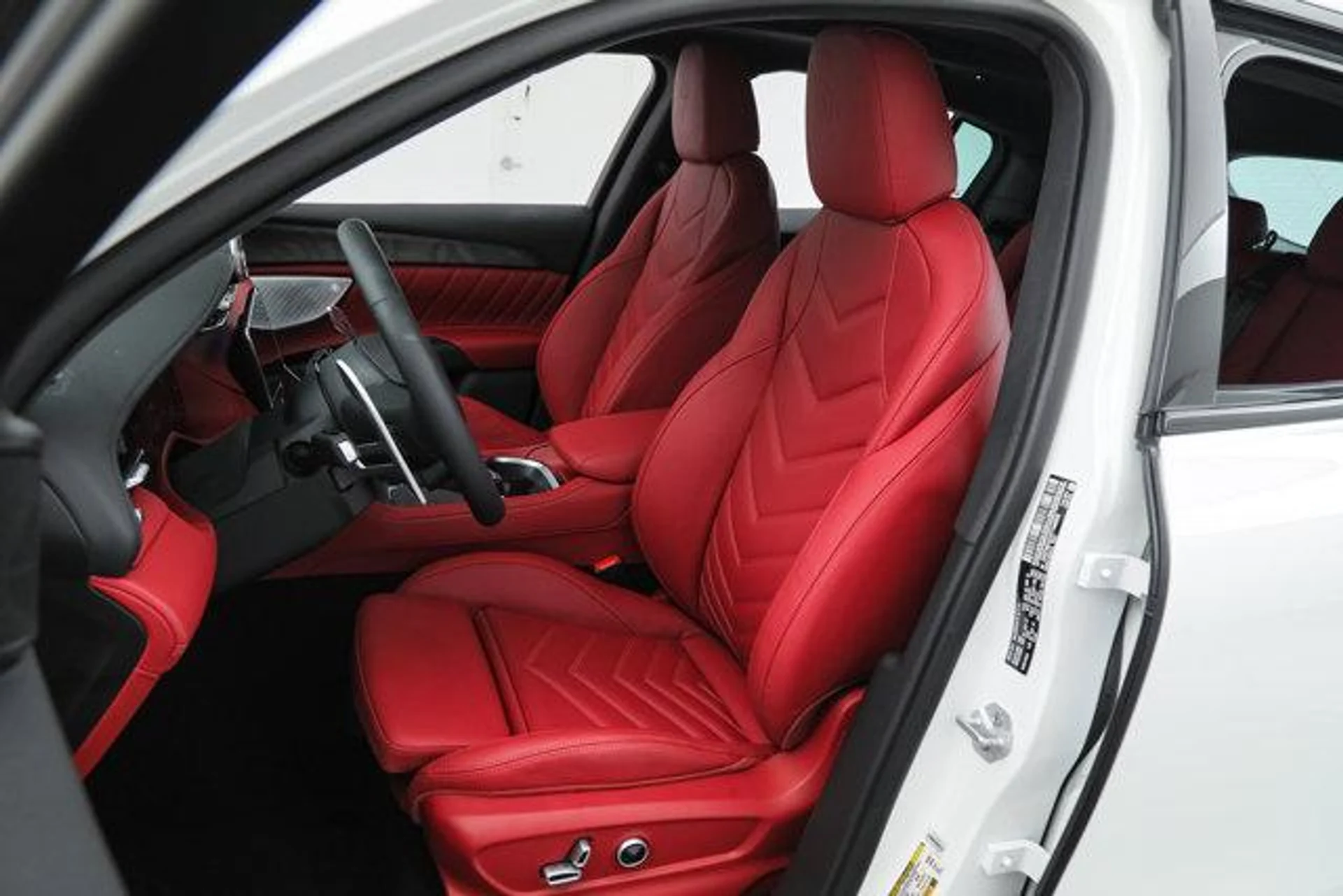 mph016_177270910_q_U_Vx_B_Ow_Hgan_V_Ni_Hl2_Wakr_Hxp_RXI_5e22a71eac