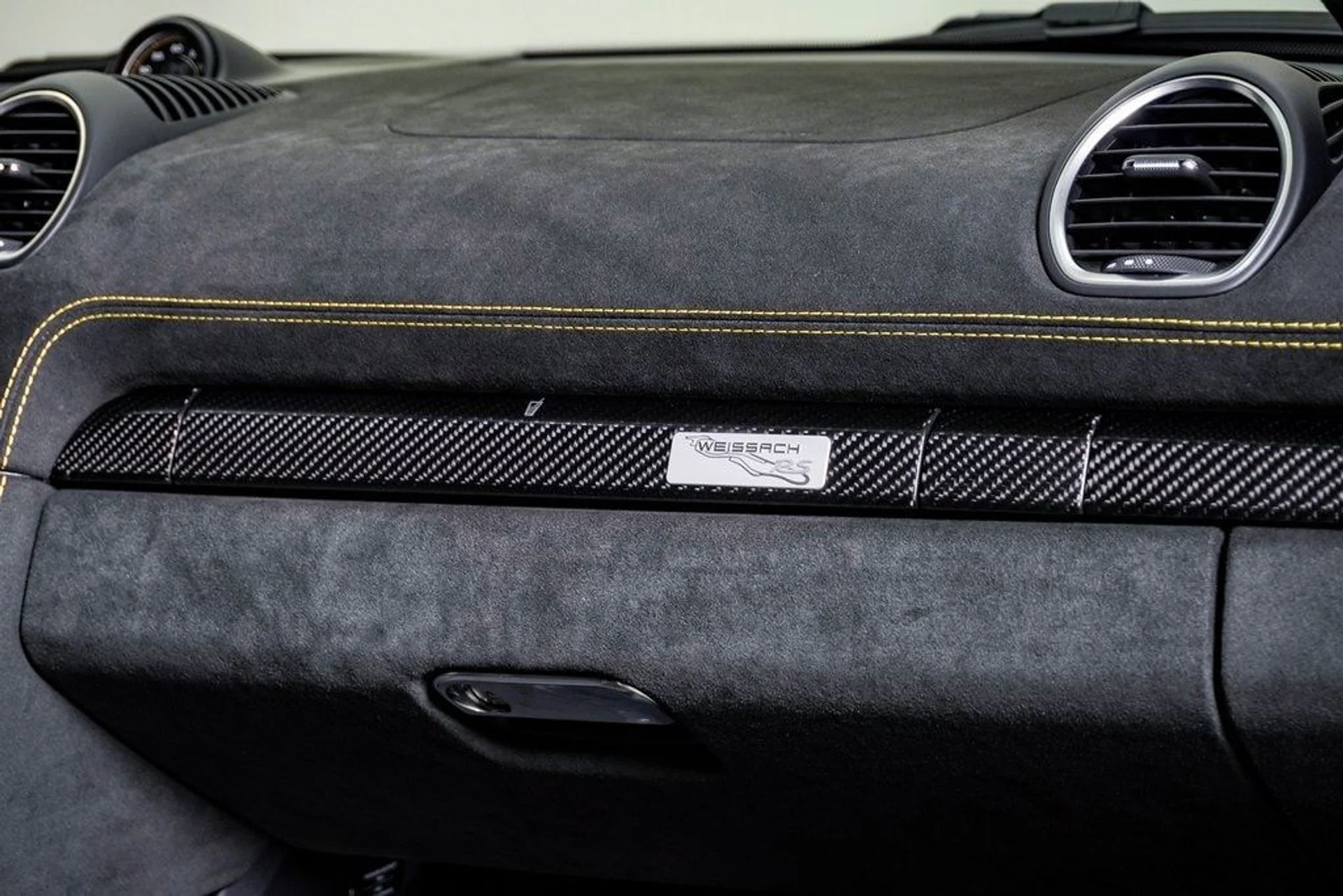 mph016_178312207_f5ae5db741a175bf00a64465834be213x_d2bc810b48