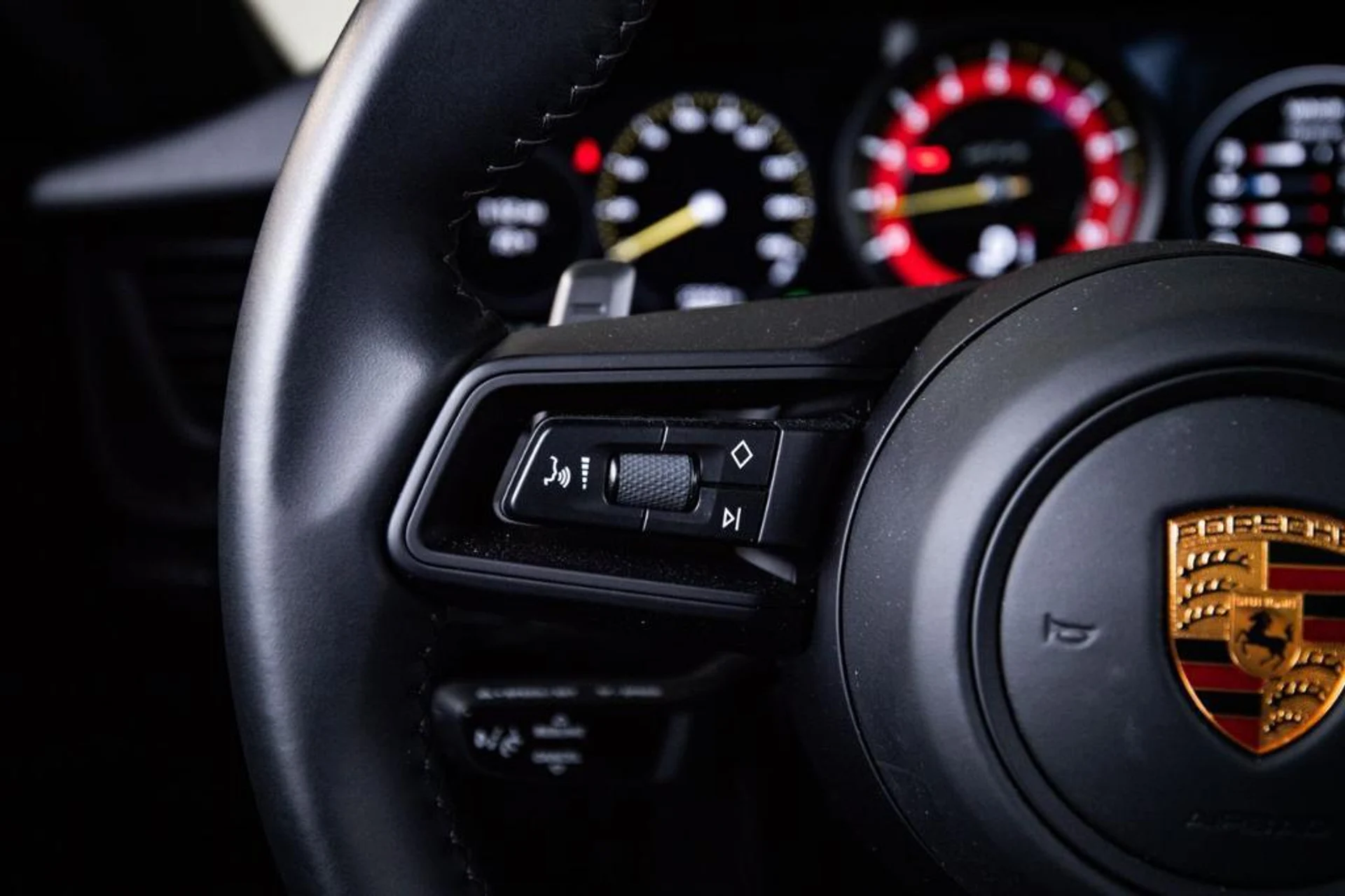 mph016_1794854364_Szna_Qv_ZM_Qxj46s_C_Jjp5_h_Ej_Yok_740b9ded43