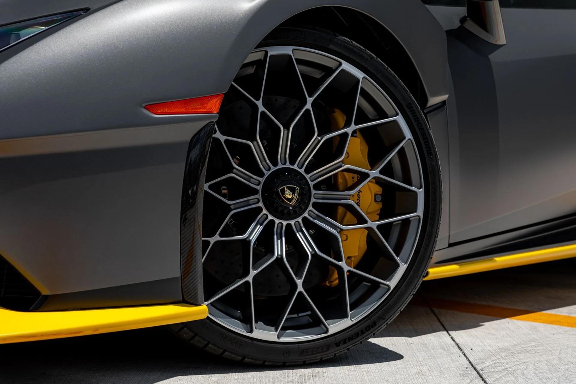 mph016_1795611653_Used_2024_Lamborghini_Huracan_STO_7a56fd3f6b