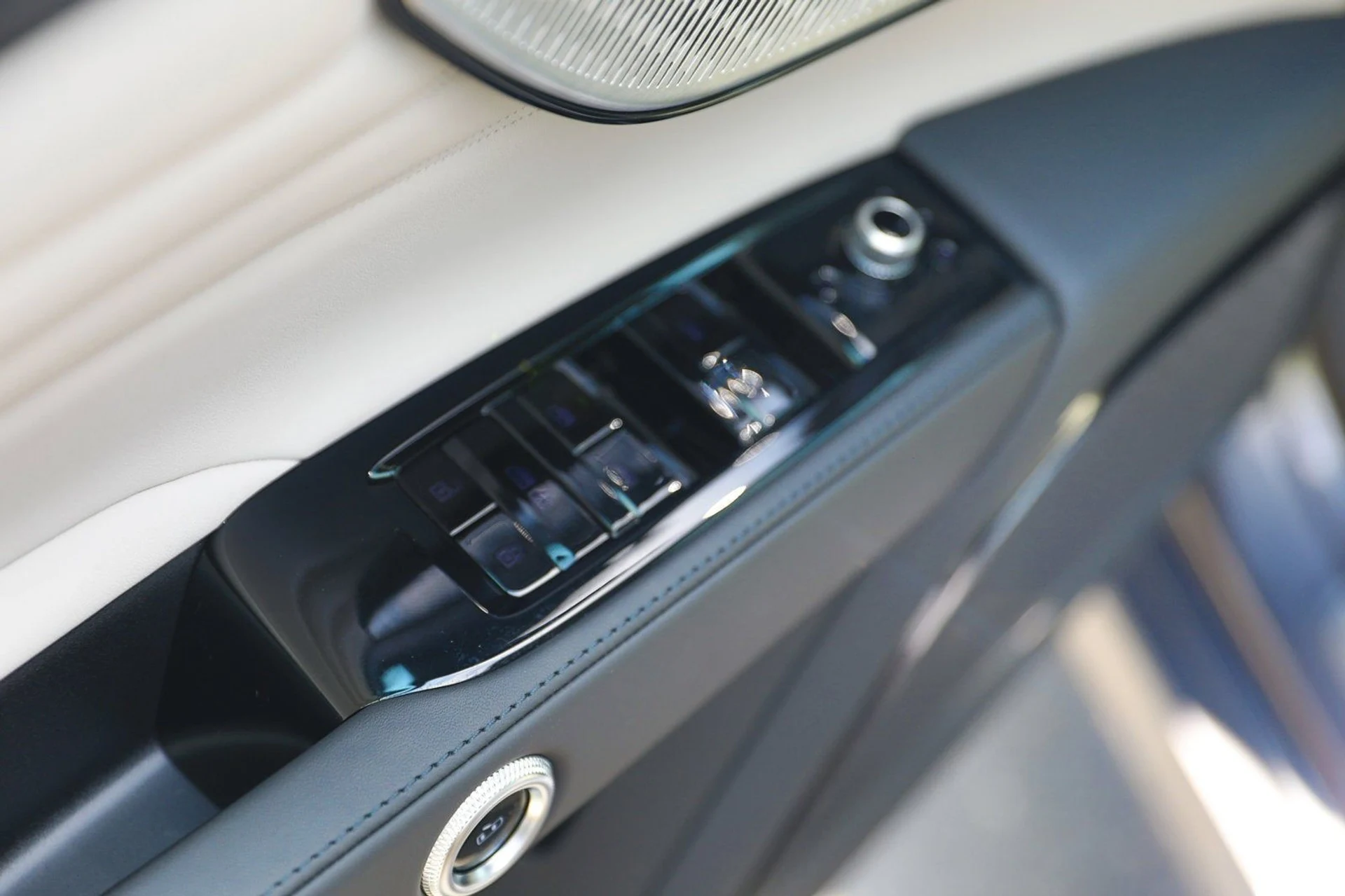 mph016_1807723914_b2c337234a5243378277e7408d331567_bc61a60a81