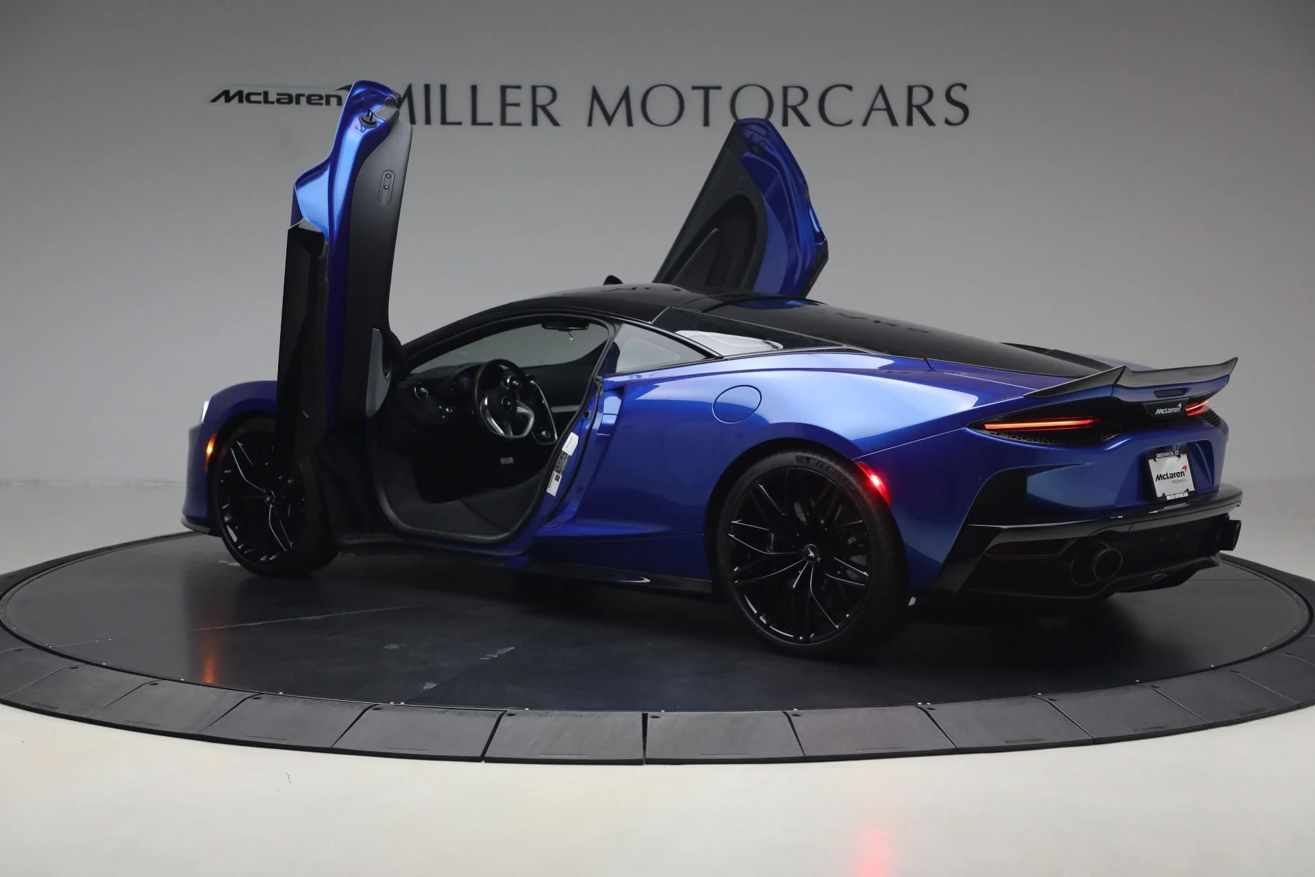 mph016_1823107150_Used_2023_Mc_Laren_GT_Luxe_c4fdf3f299