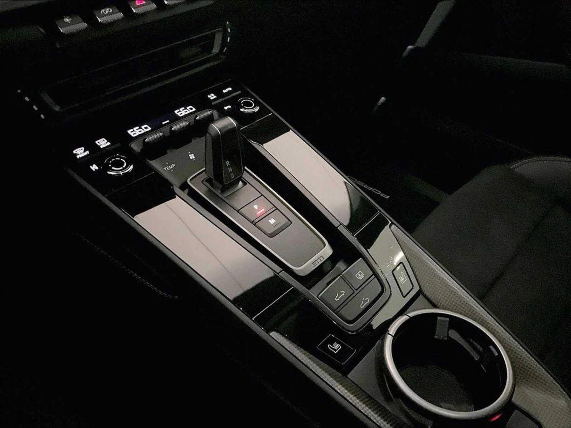 mph016_1824454254_a_H44_Ql_H0p_MD_Lb_Rz_Fmxm_B_Fck3d_GE_0a3725fe3a