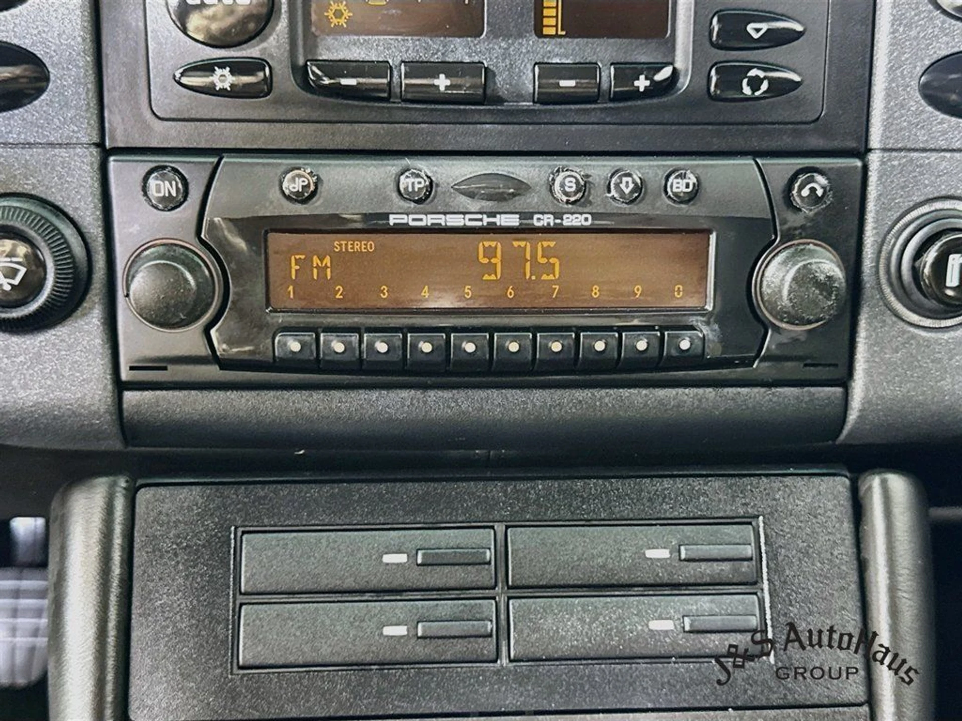 mph016_18315141_elqgx230wm86rcgeutyru91e9zug_5bc7068928