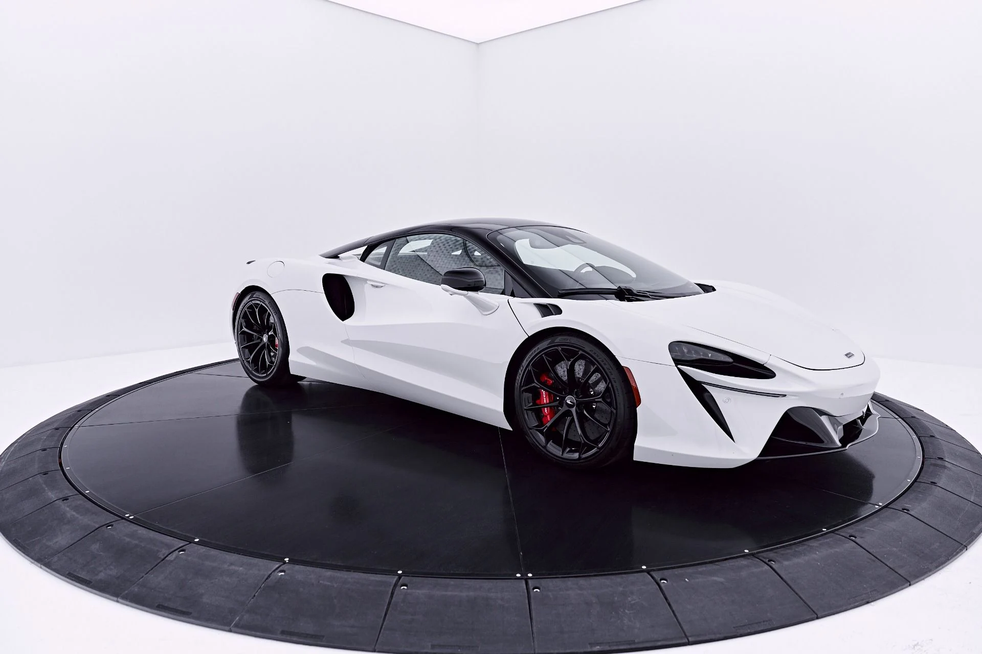 mph016_1835343239_Used_2024_Mc_Laren_Artura_1782759220_0979901c97