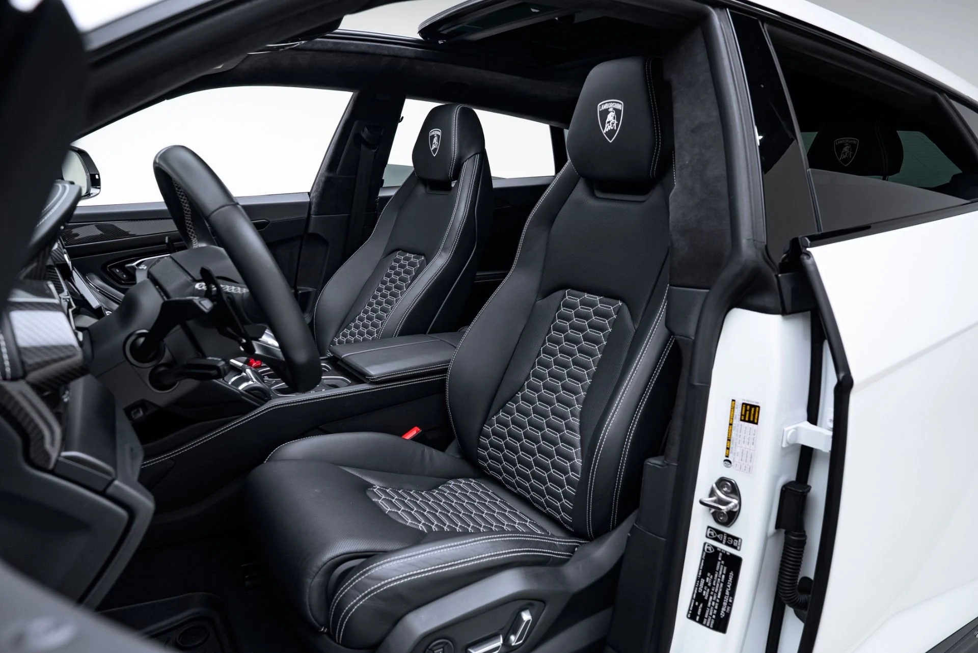 mph016_1835760356_Used_2023_Lamborghini_Urus_S_1776203789_172332a979