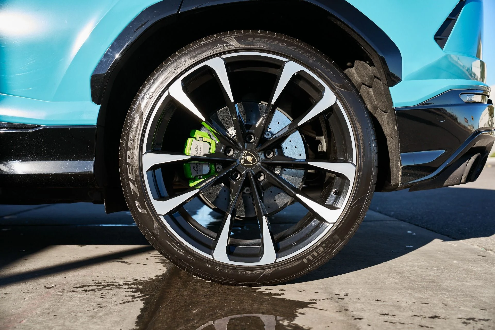 mph016_1835892634_Used_2021_Lamborghini_Urus_1765854451_7664996232