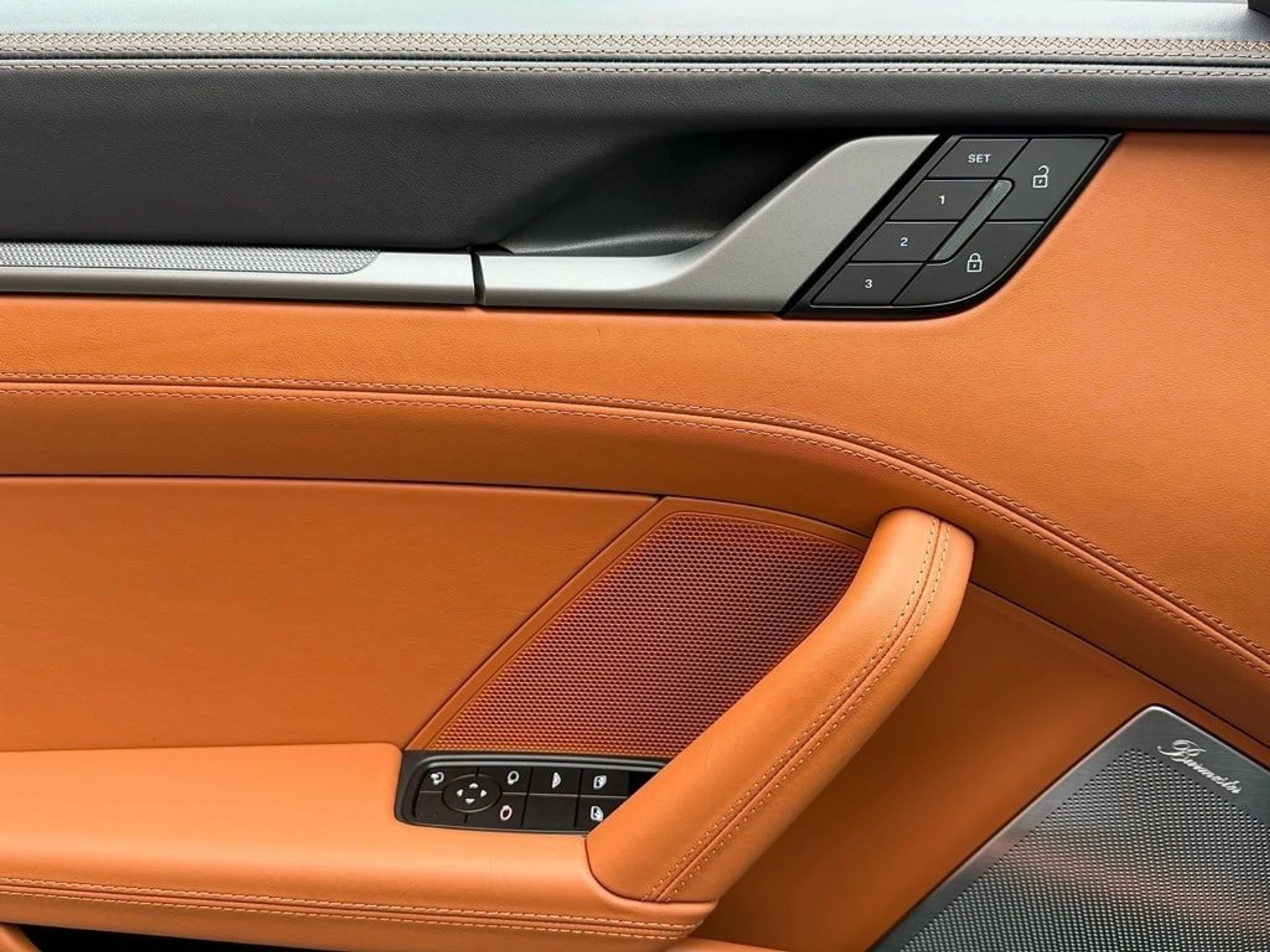 mph016_1846148145_28f14b47477a7eaf0015d878dcd555aax_e8d709122e