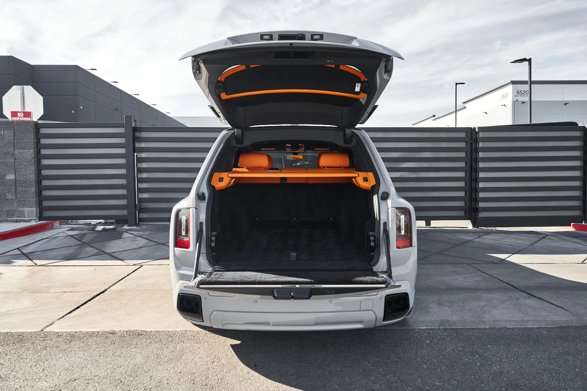 mph016_184650233_Used_2025_Rolls_Royce_Cullinan_1766456603_f2437b8290