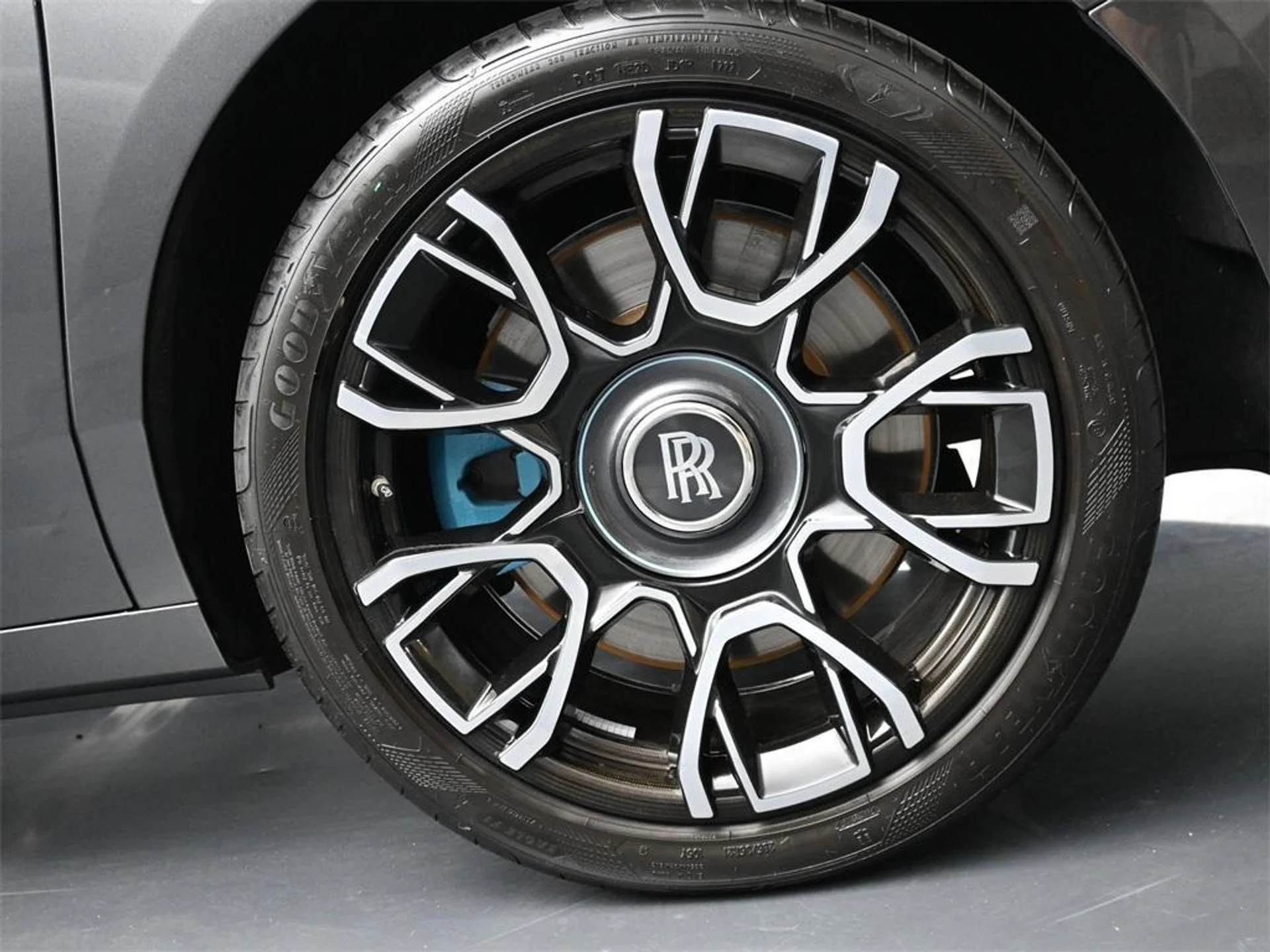 mph016_1848318101_Yrf_Pn_S4mn_HV_HXS_Nhqfe_Ty_D_Ze_Hs_04a6081093