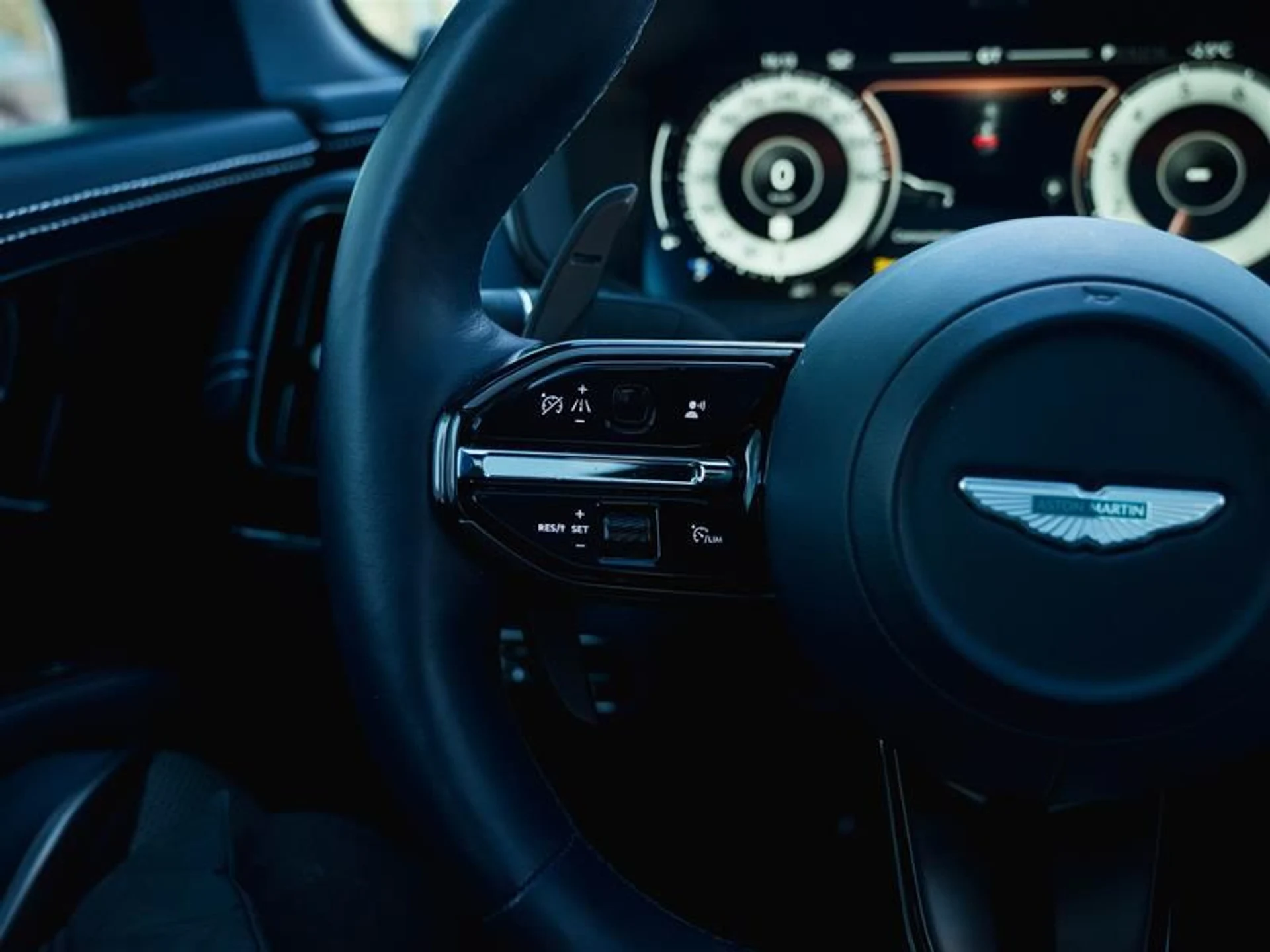 mph016_1849855724_oe3sh5dr_6e3a51f673