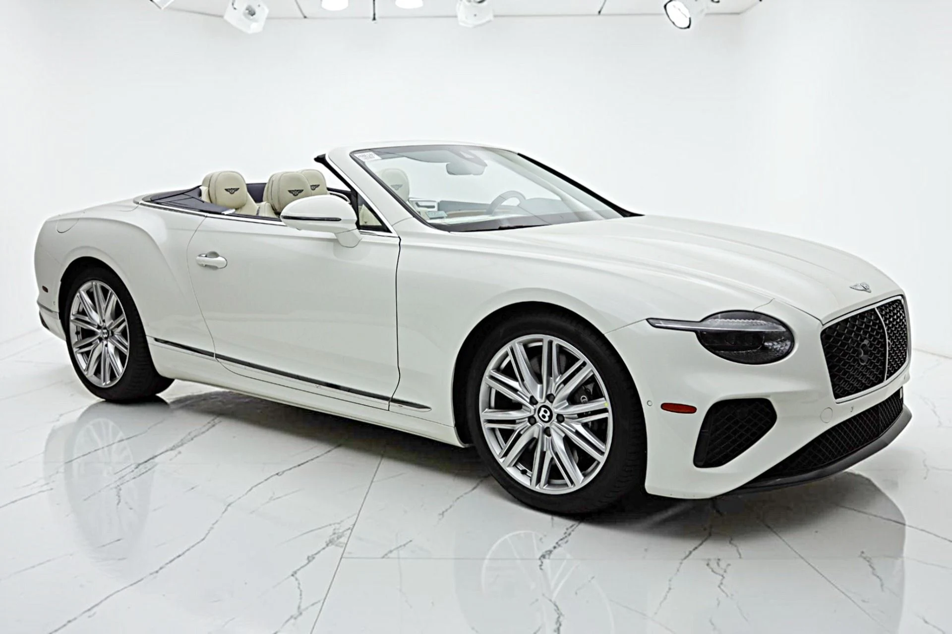 mph016_1850077624_New_2026_Bentley_Continental_GTC_02155ea748
