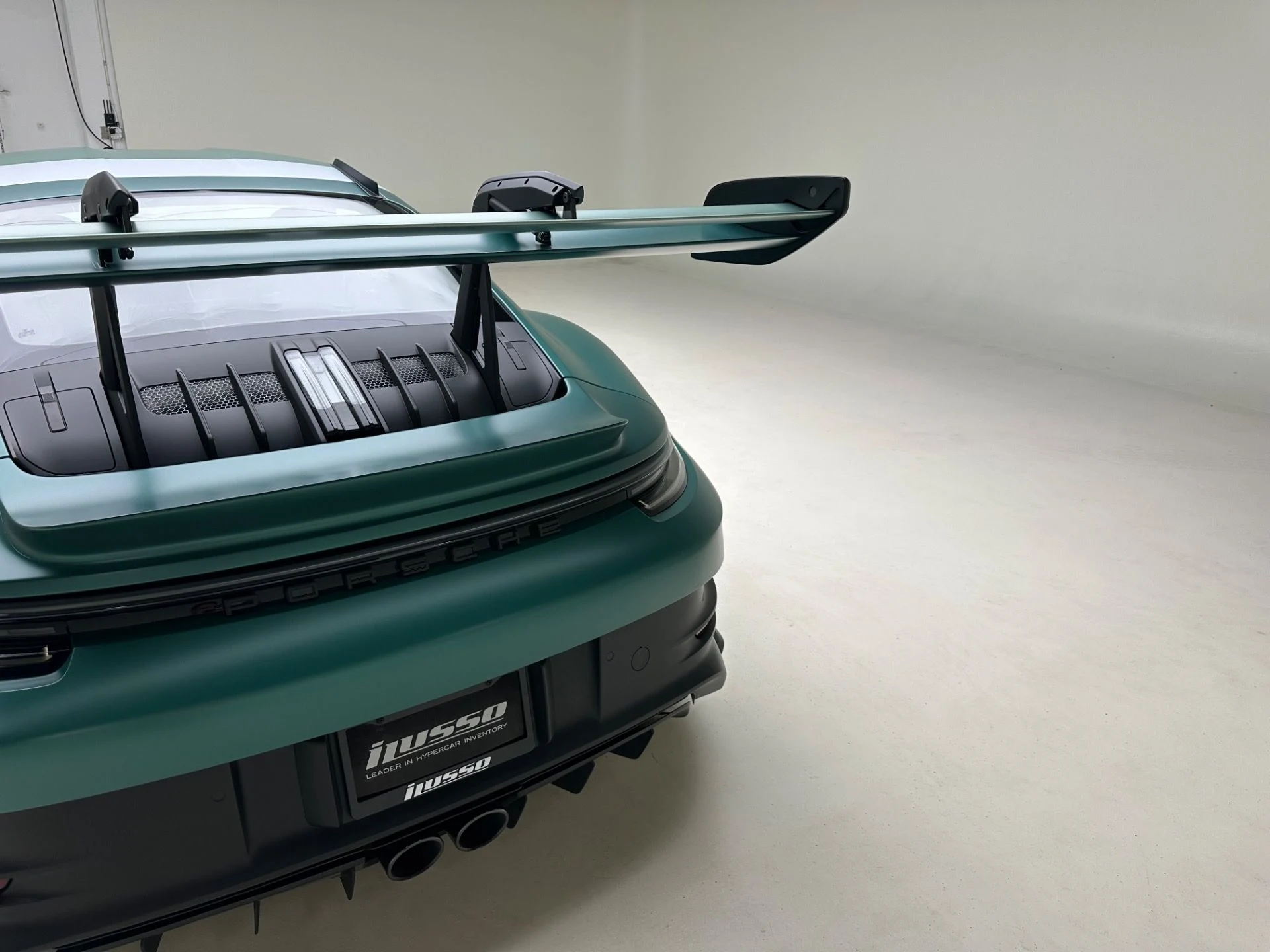 mph016_185234295_Used_2024_Porsche_911_GT_3_RS_1777498452_3b054e6d0d