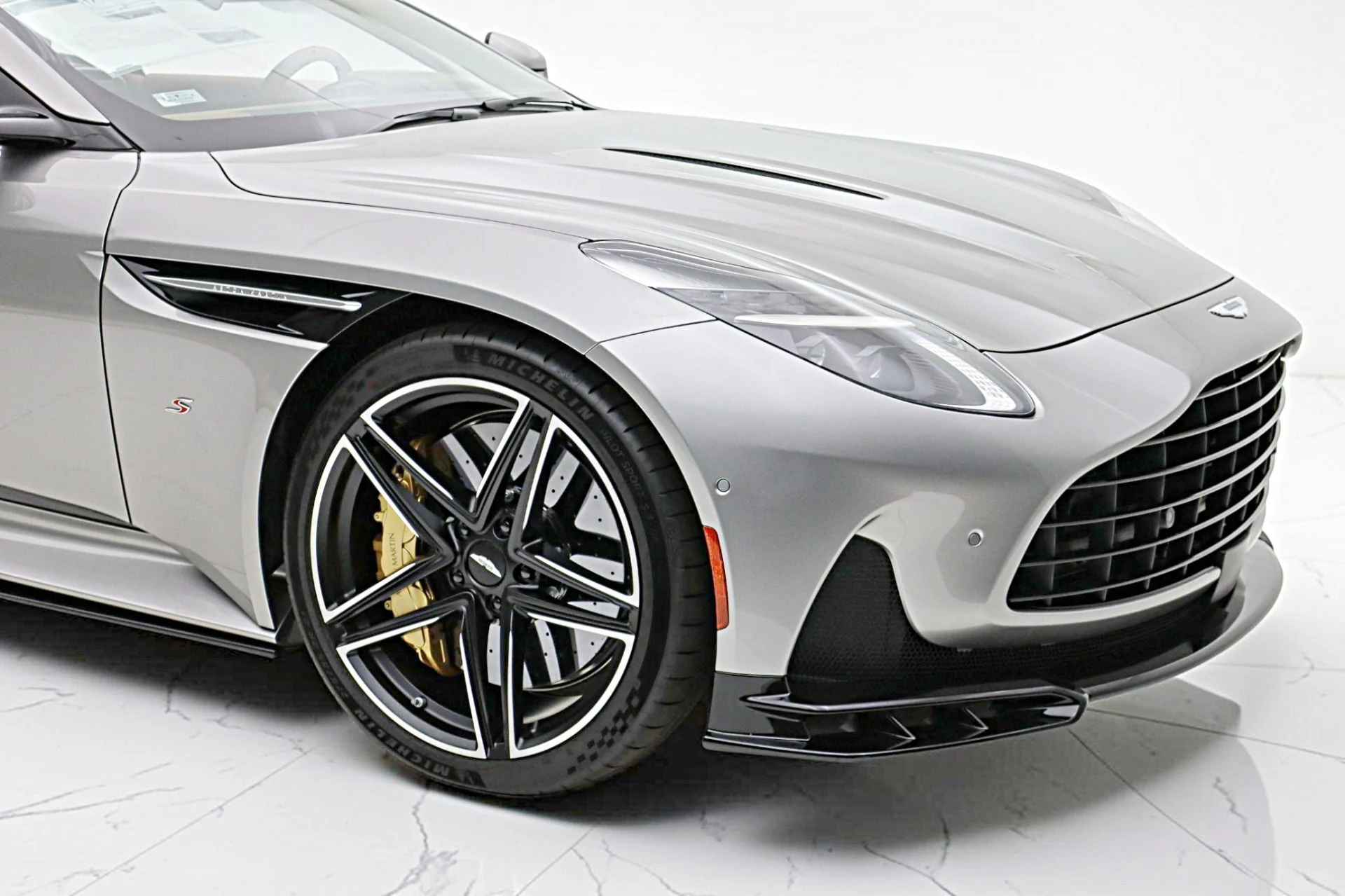 mph016_1853248154_New_2026_Aston_Martin_DB_12_S_Volante_1ee7d361e3
