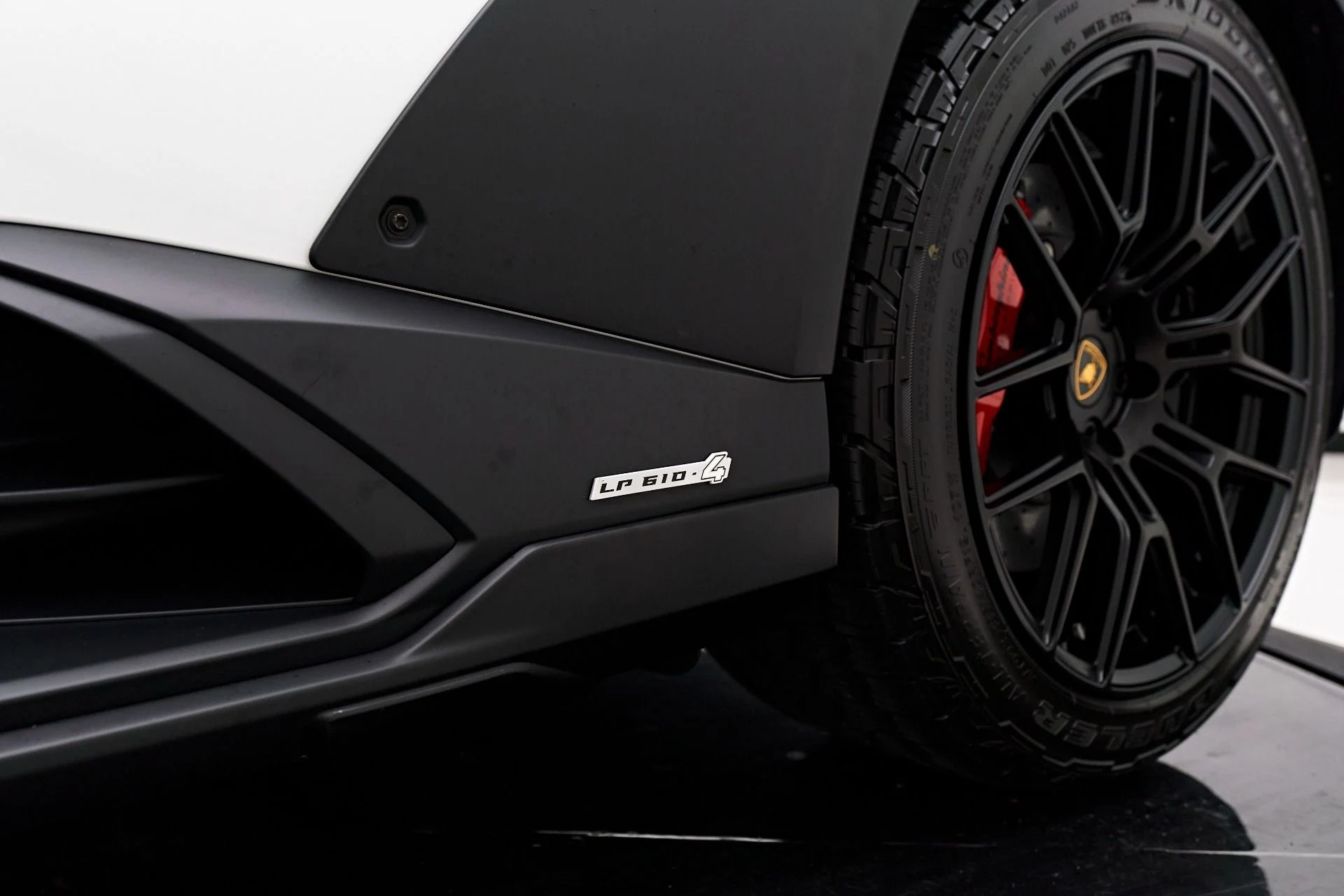 mph016_1853414565_Used_2023_Lamborghini_Huracan_Sterrato_Base_1708481025_51ba7296ee