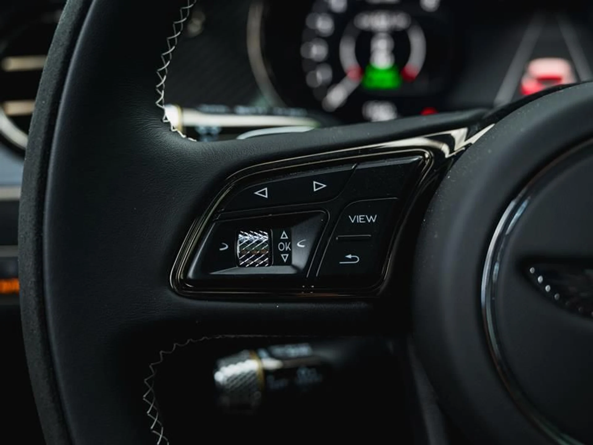 mph016_1853761896_nxcbjfni_4ae5598c37