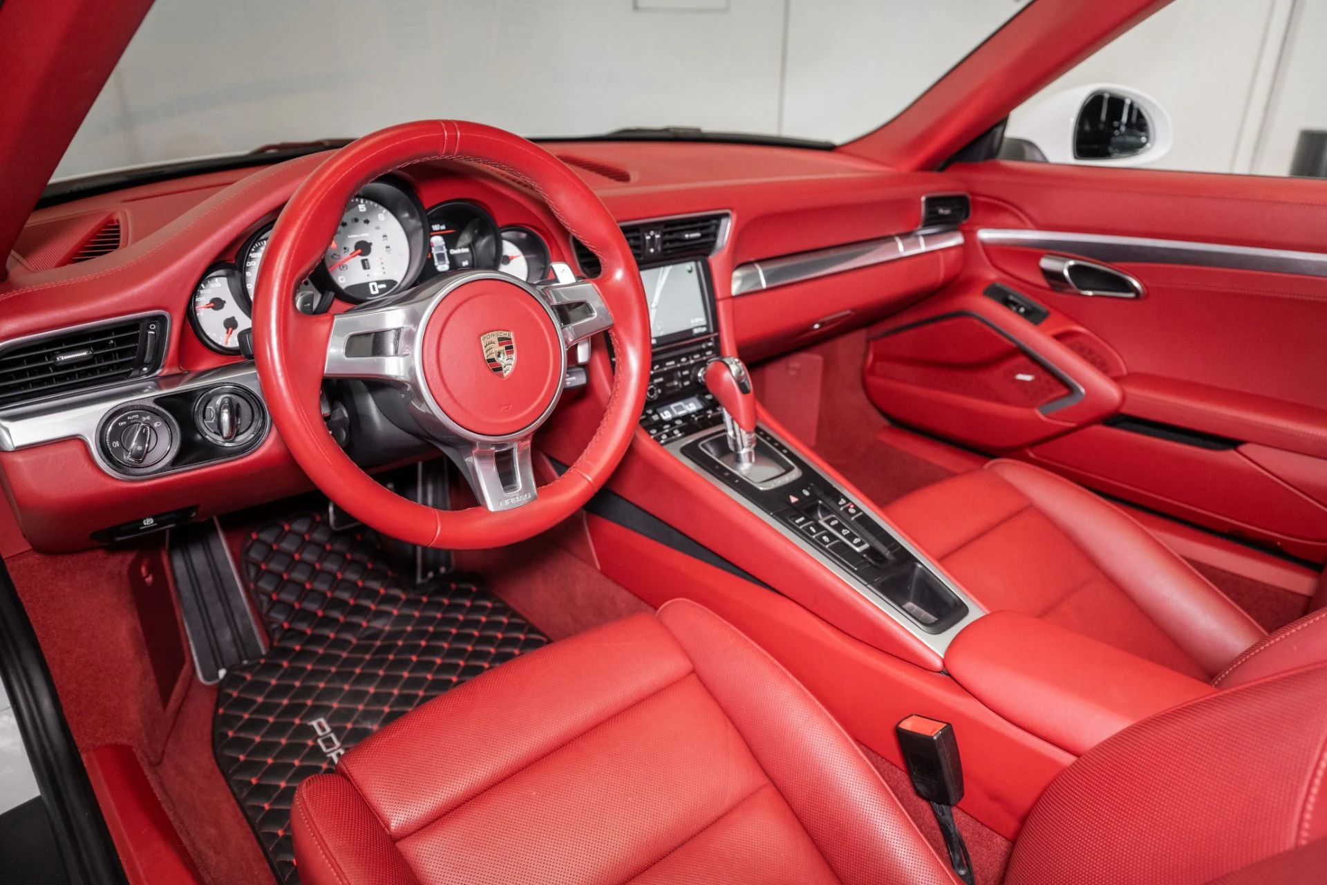 mph016_1868748695_Used_2016_Porsche_911_Carrera_S_1758126213_f8c59a5676